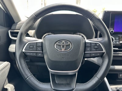 2023 Toyota Highlander Base