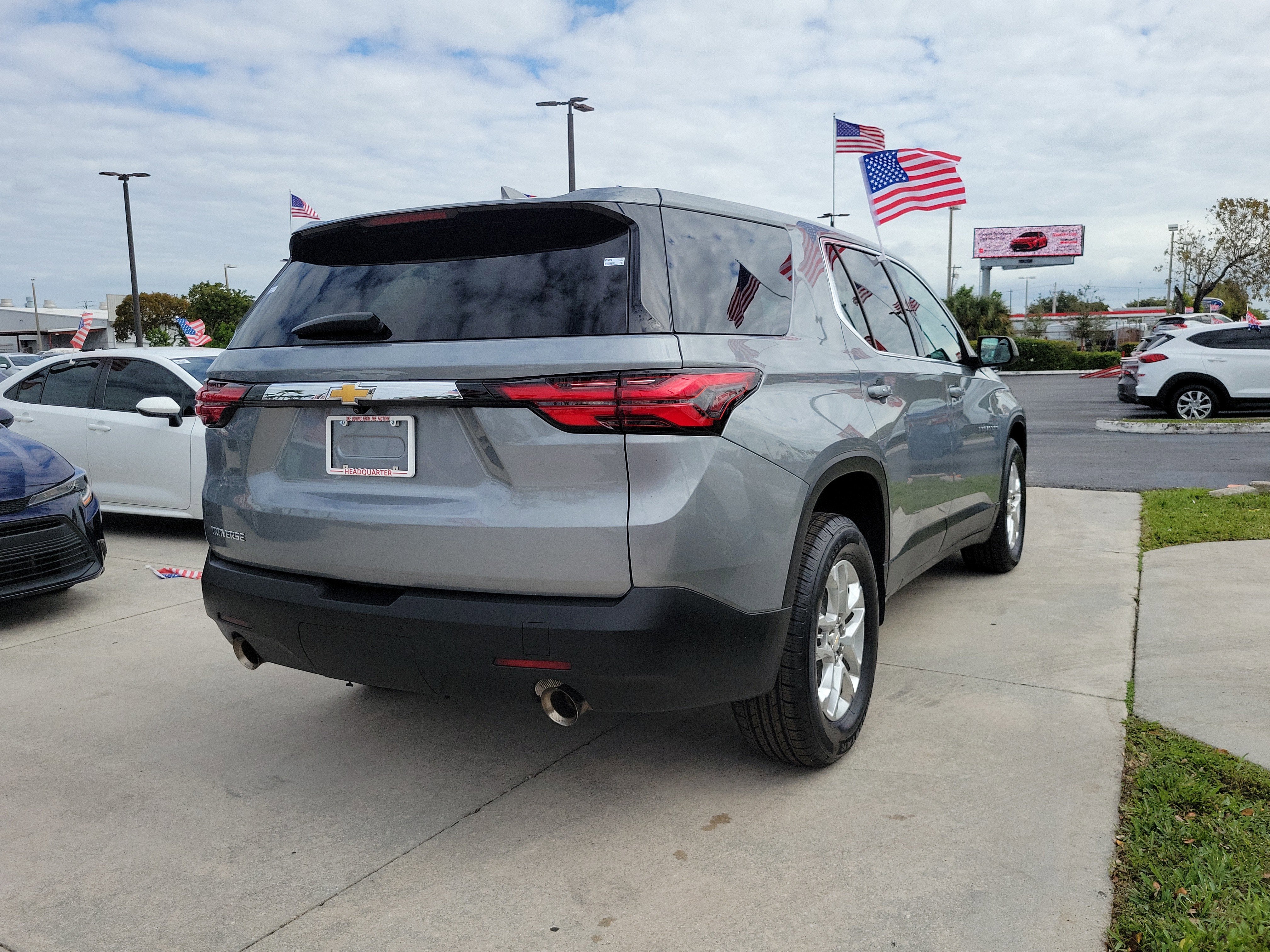 2023 Chevrolet Traverse LS