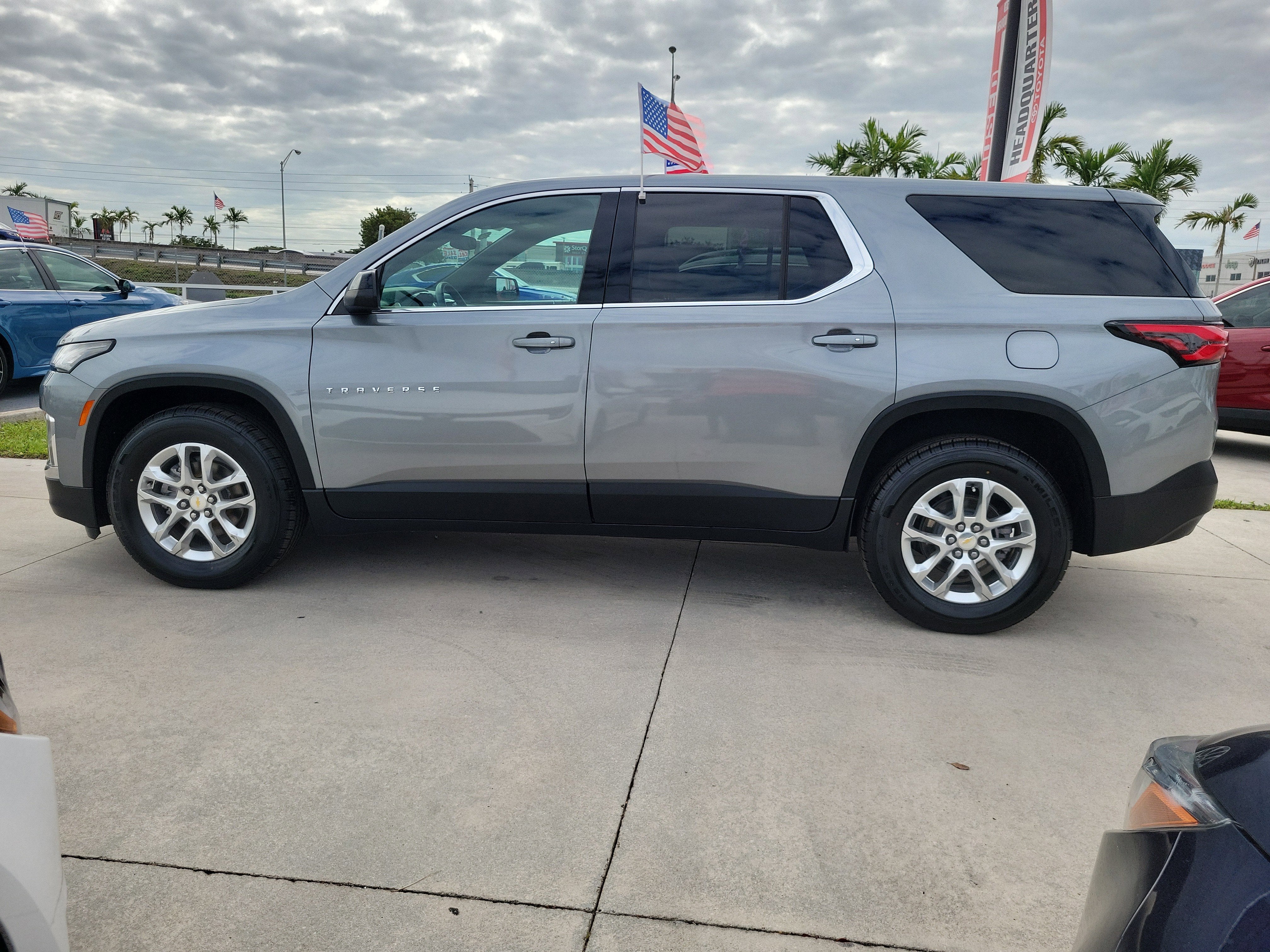 2023 Chevrolet Traverse LS