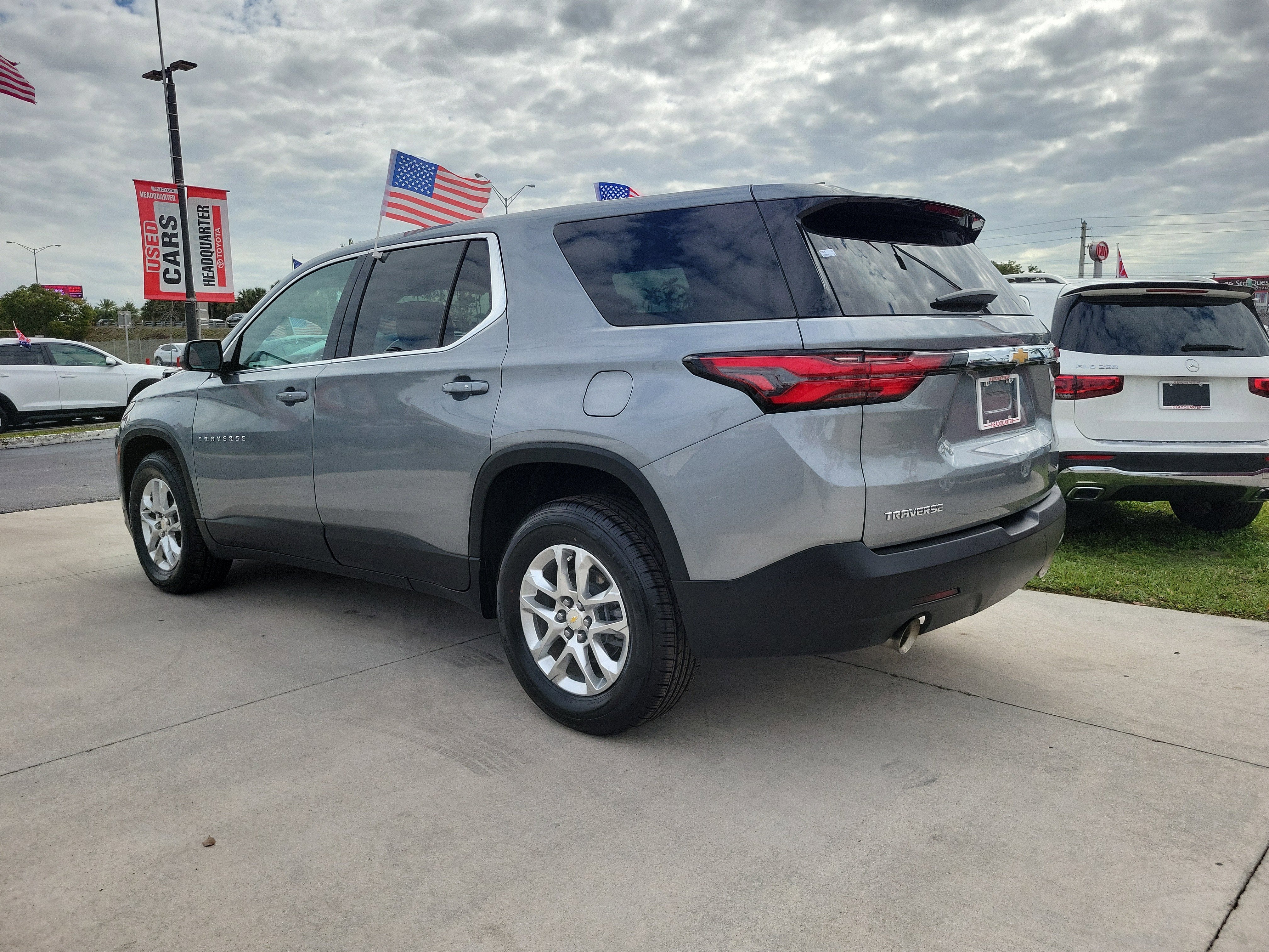 2023 Chevrolet Traverse LS