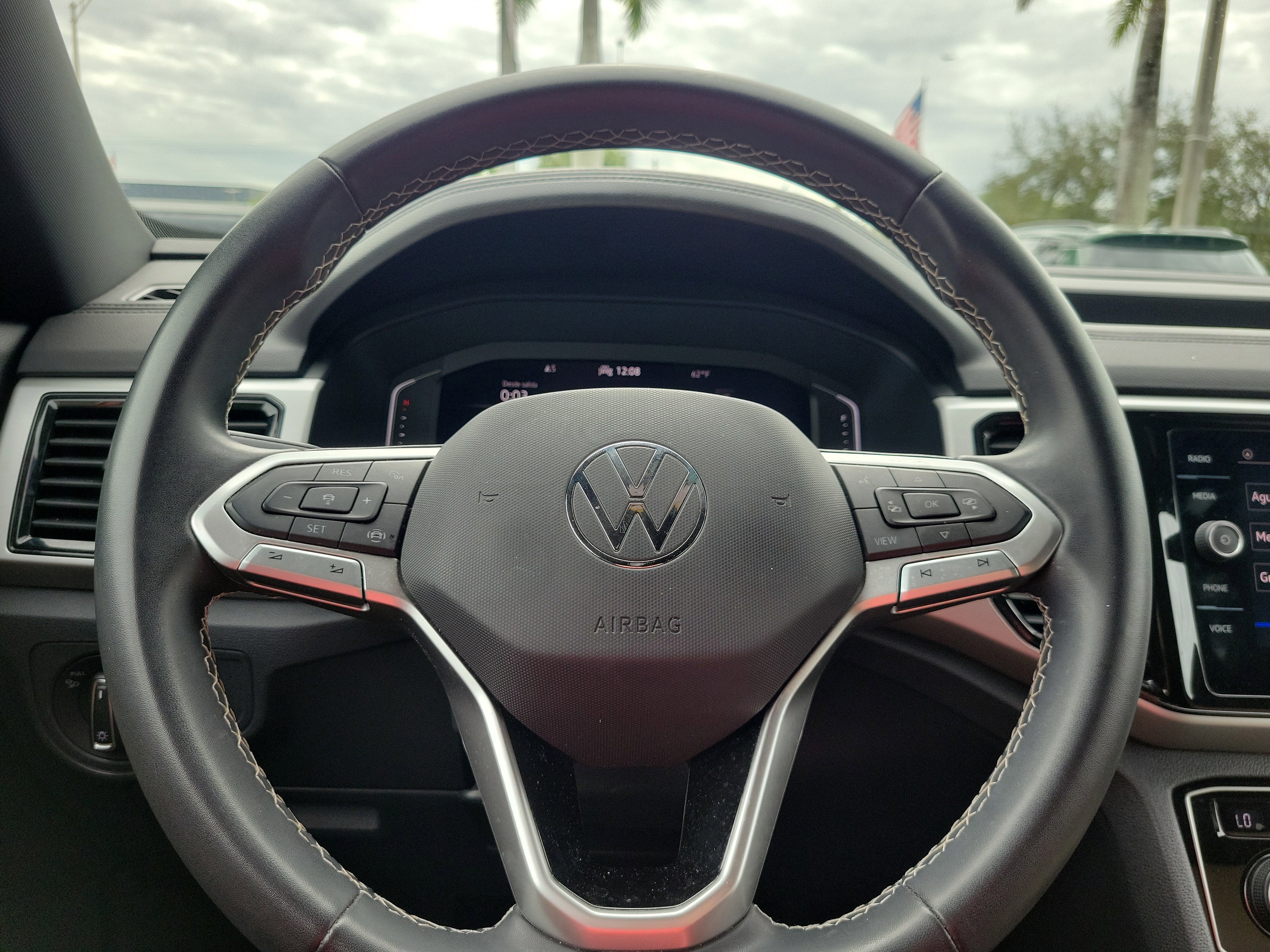 2023 Volkswagen Atlas Cross Sport 2.0T SE w/Technology