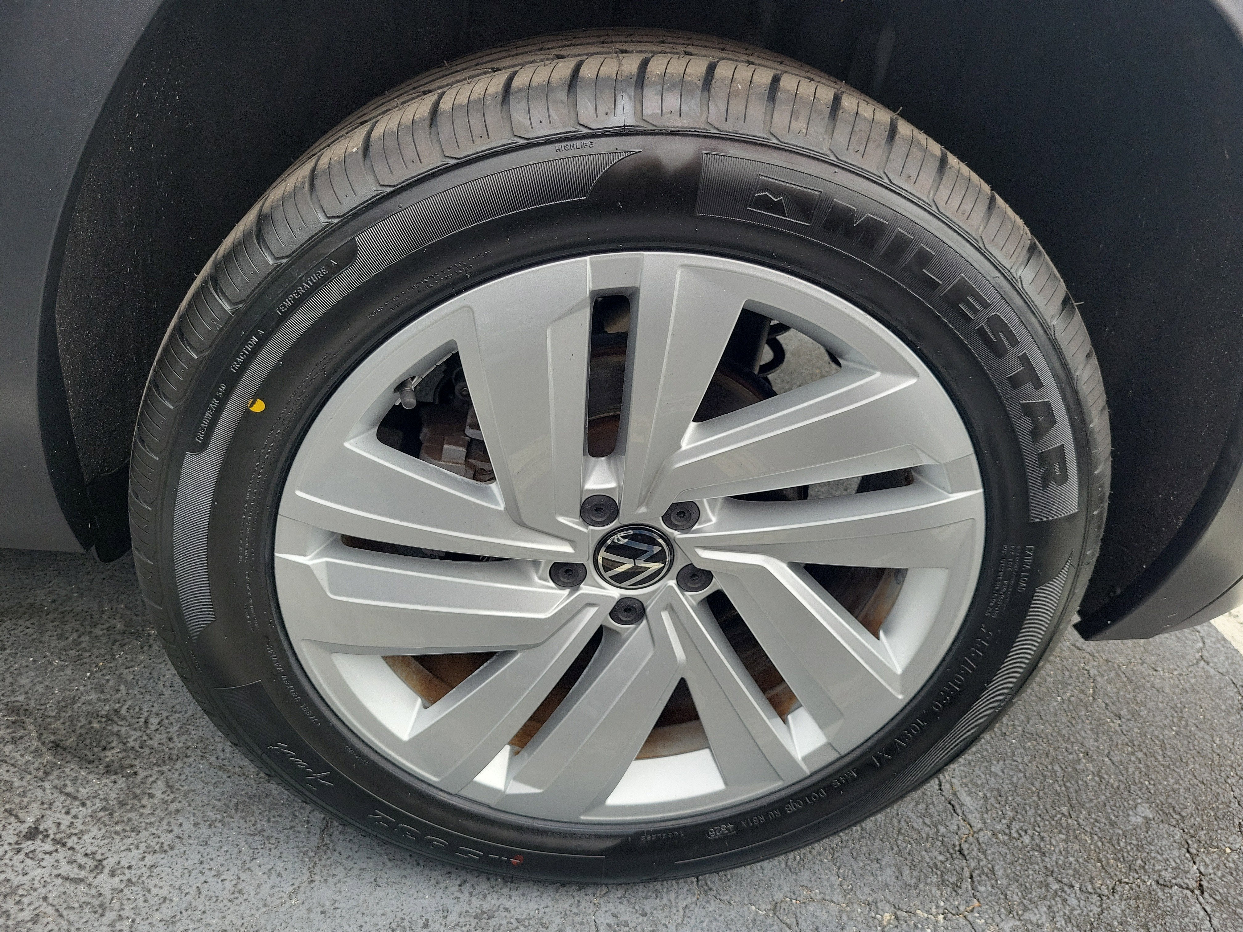 2023 Volkswagen Atlas Cross Sport 2.0T SE w/Technology