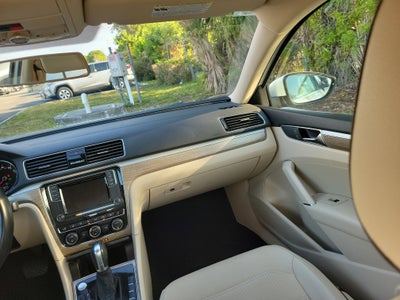 2018 Volkswagen Passat 2.0T SE