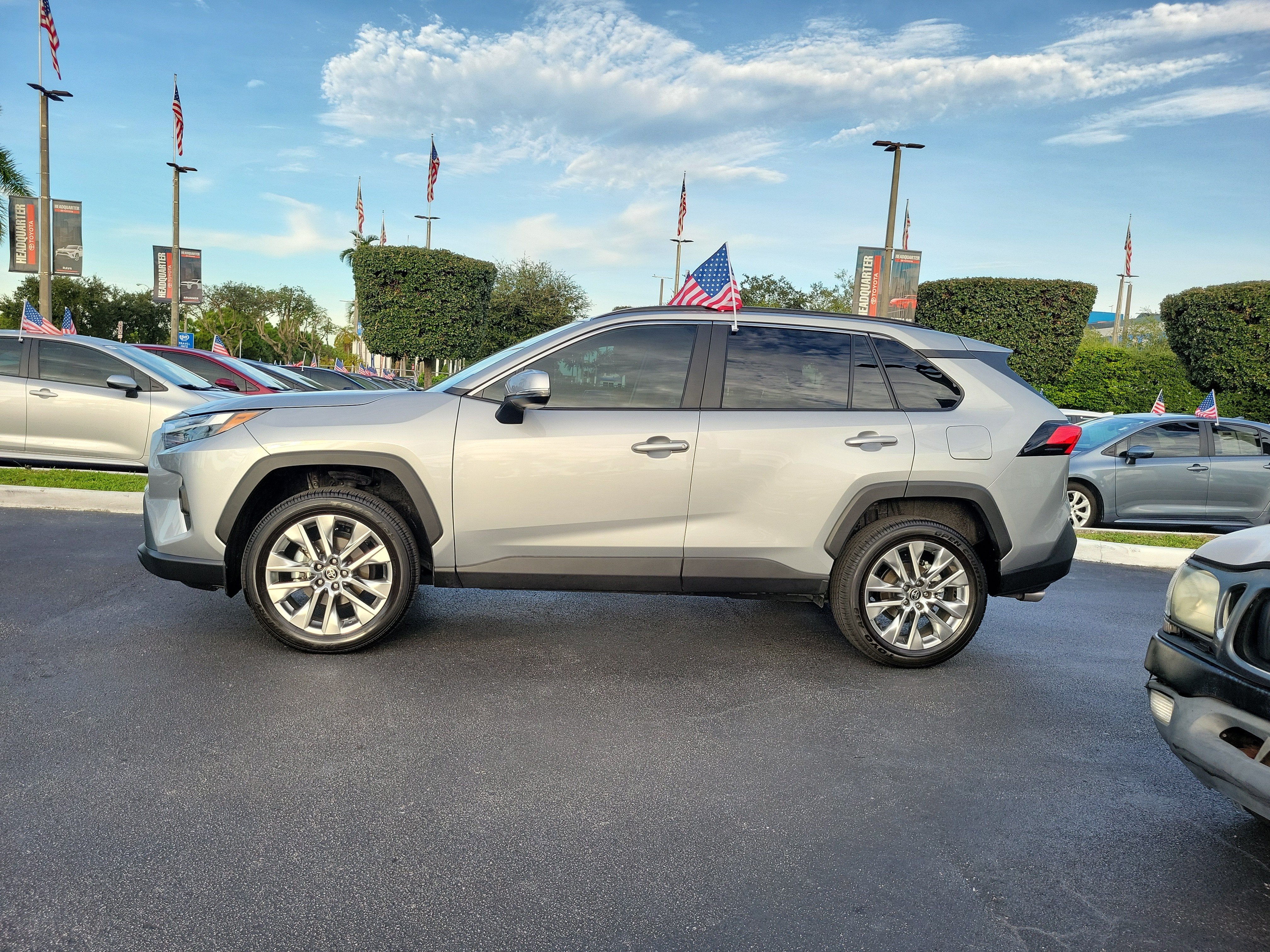 2025 Toyota RAV4 XLE Premium