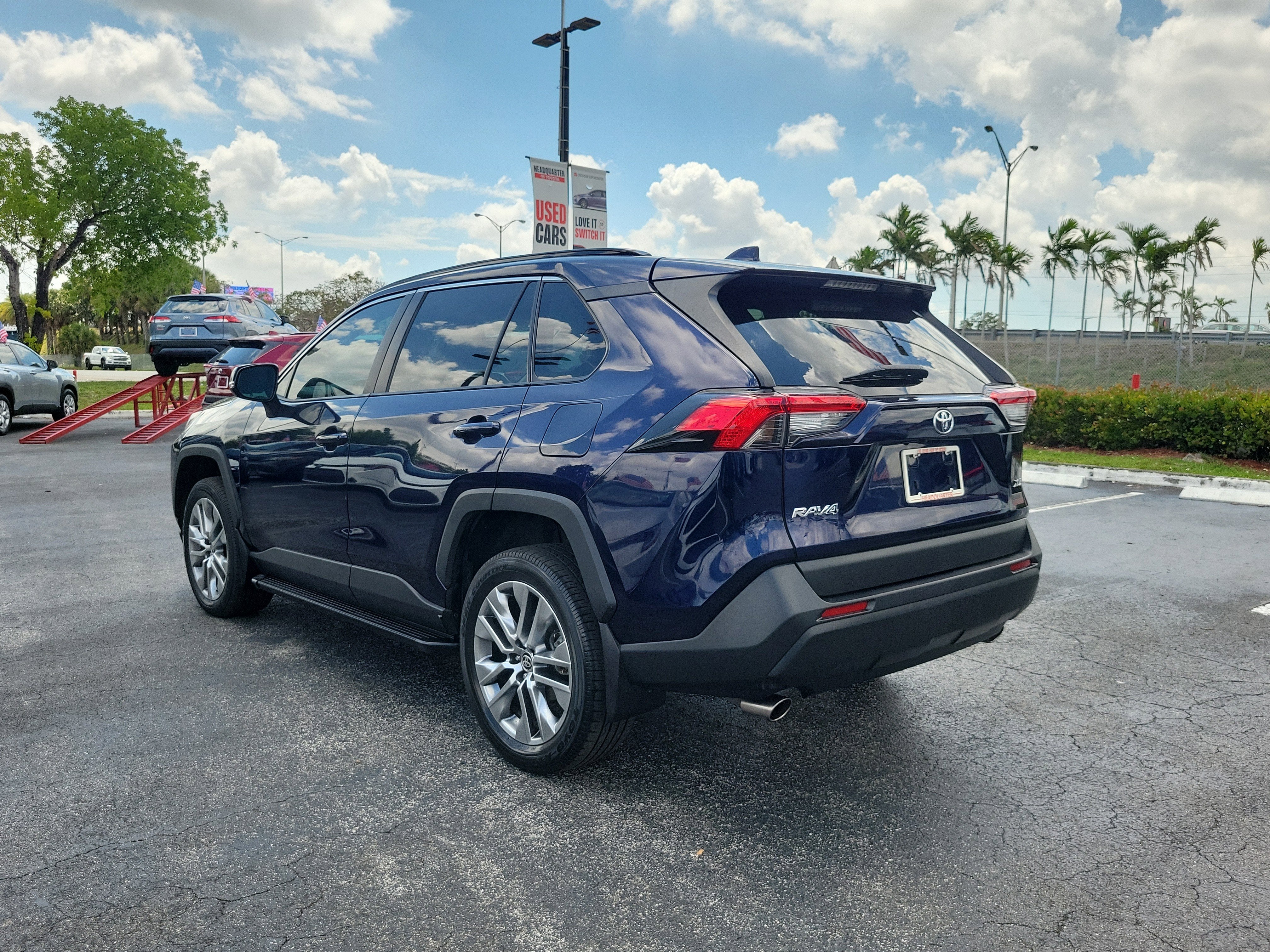 2022 Toyota RAV4 XLE Premium