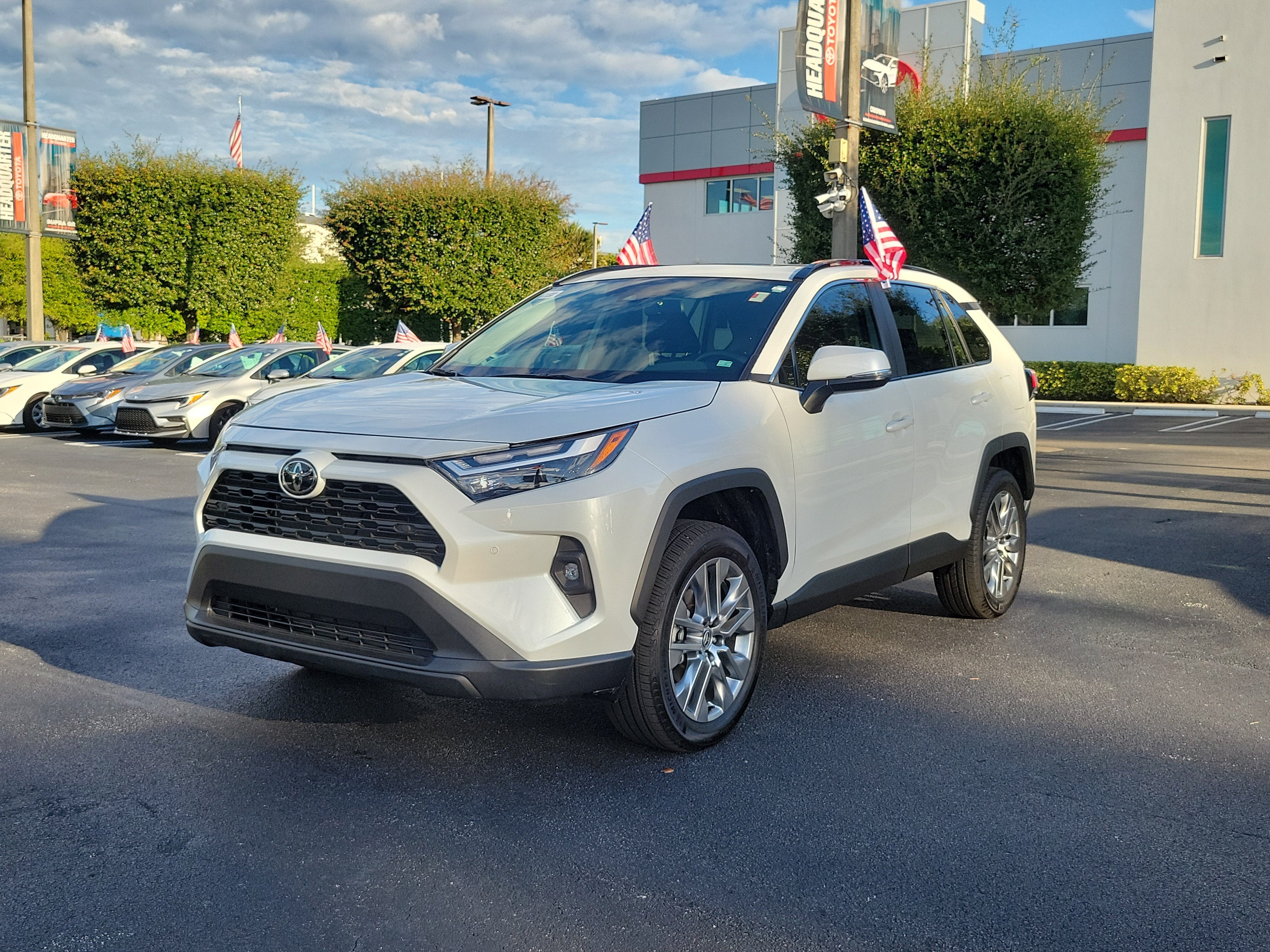 2025 Toyota RAV4 XLE Premium