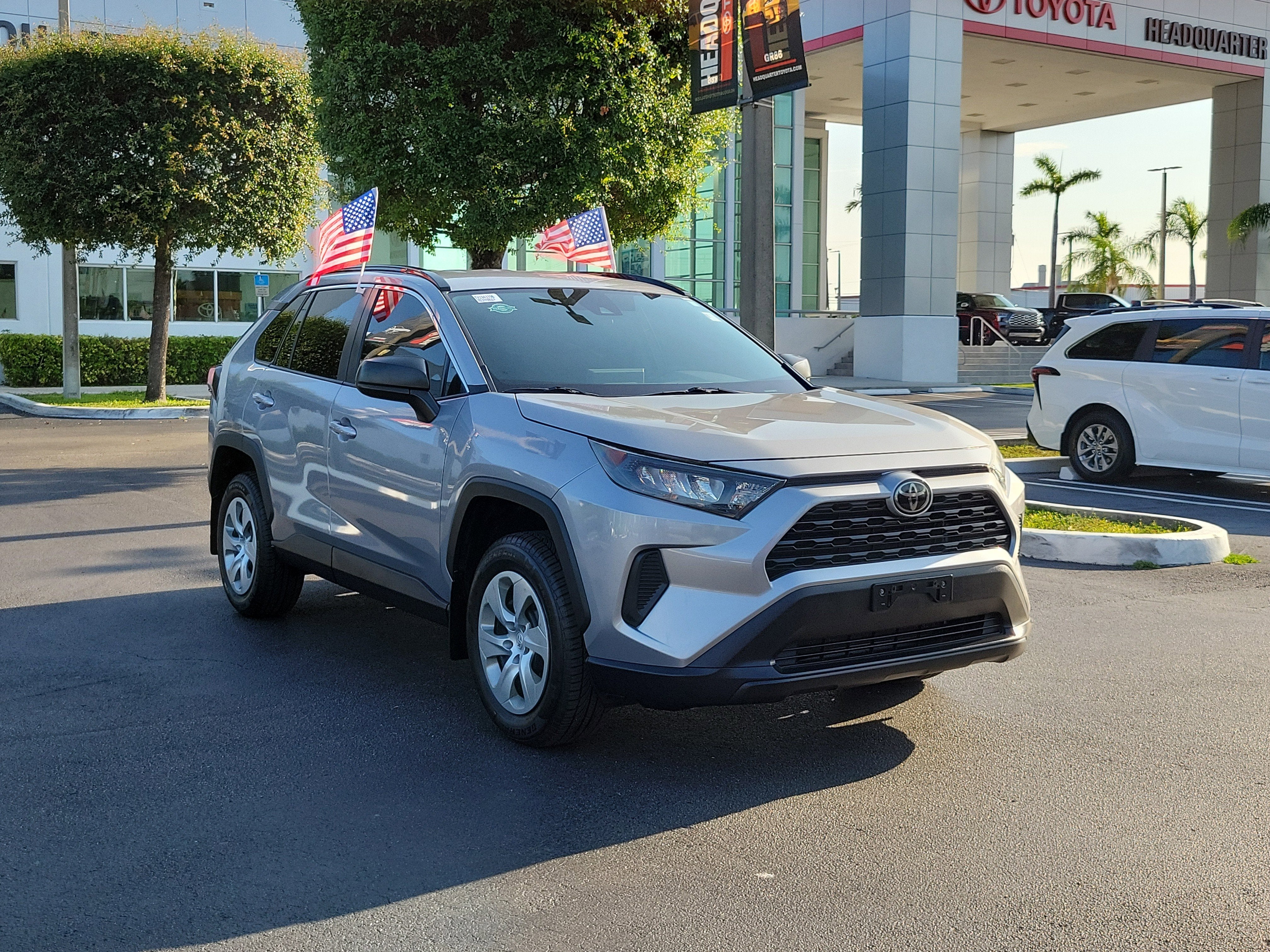 2020 Toyota RAV4 LE