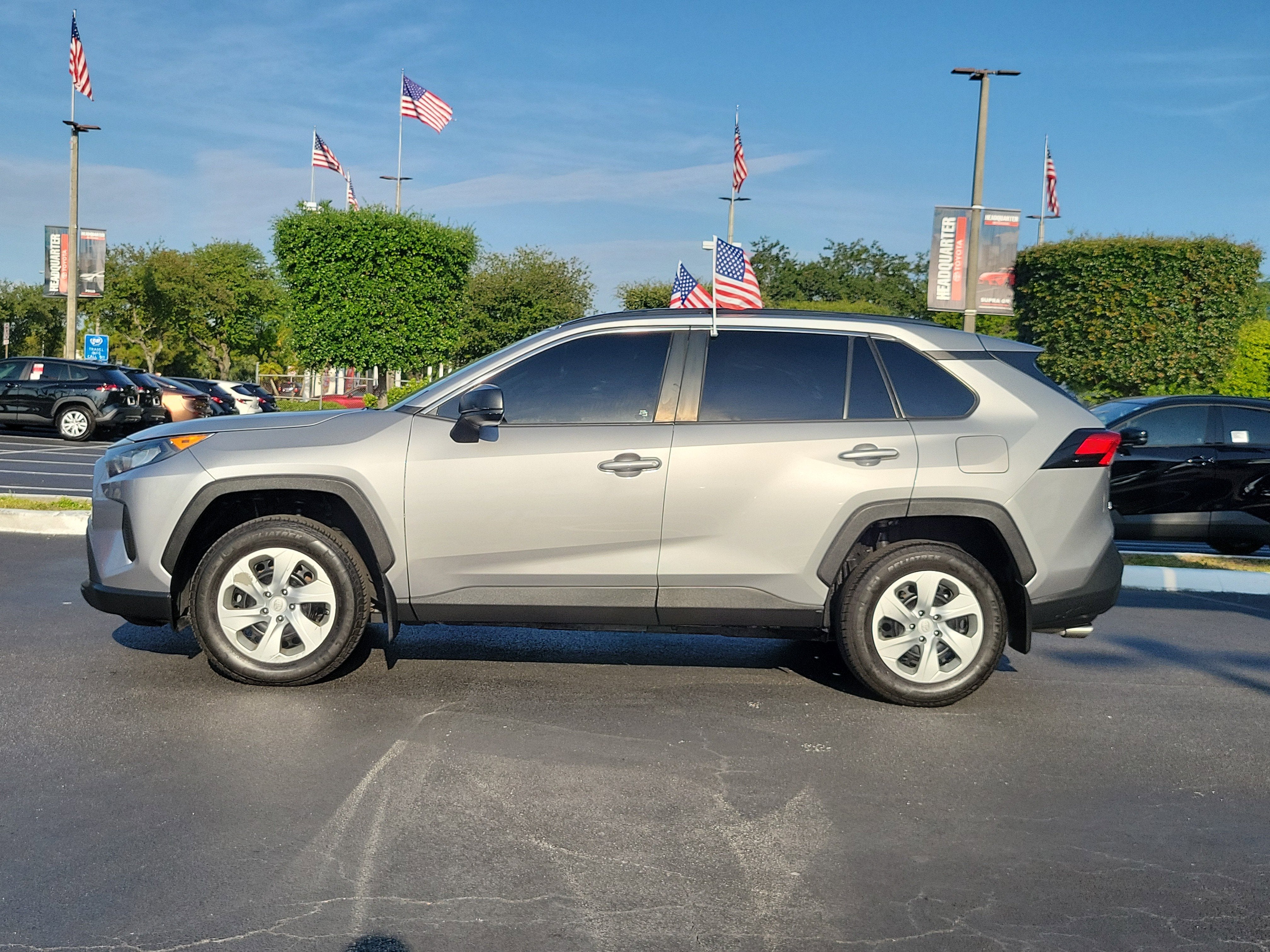 2020 Toyota RAV4 LE