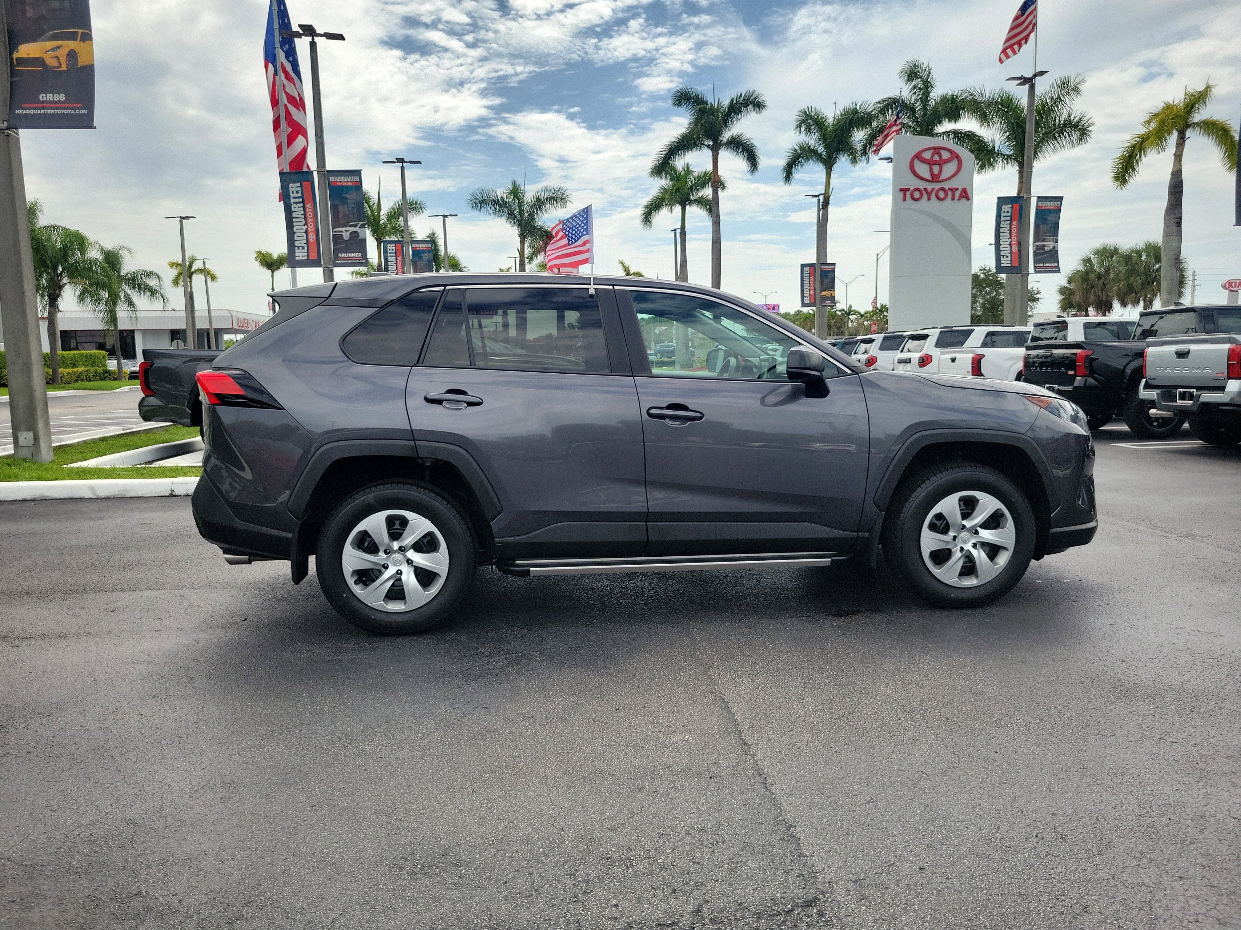 2022 Toyota RAV4 LE