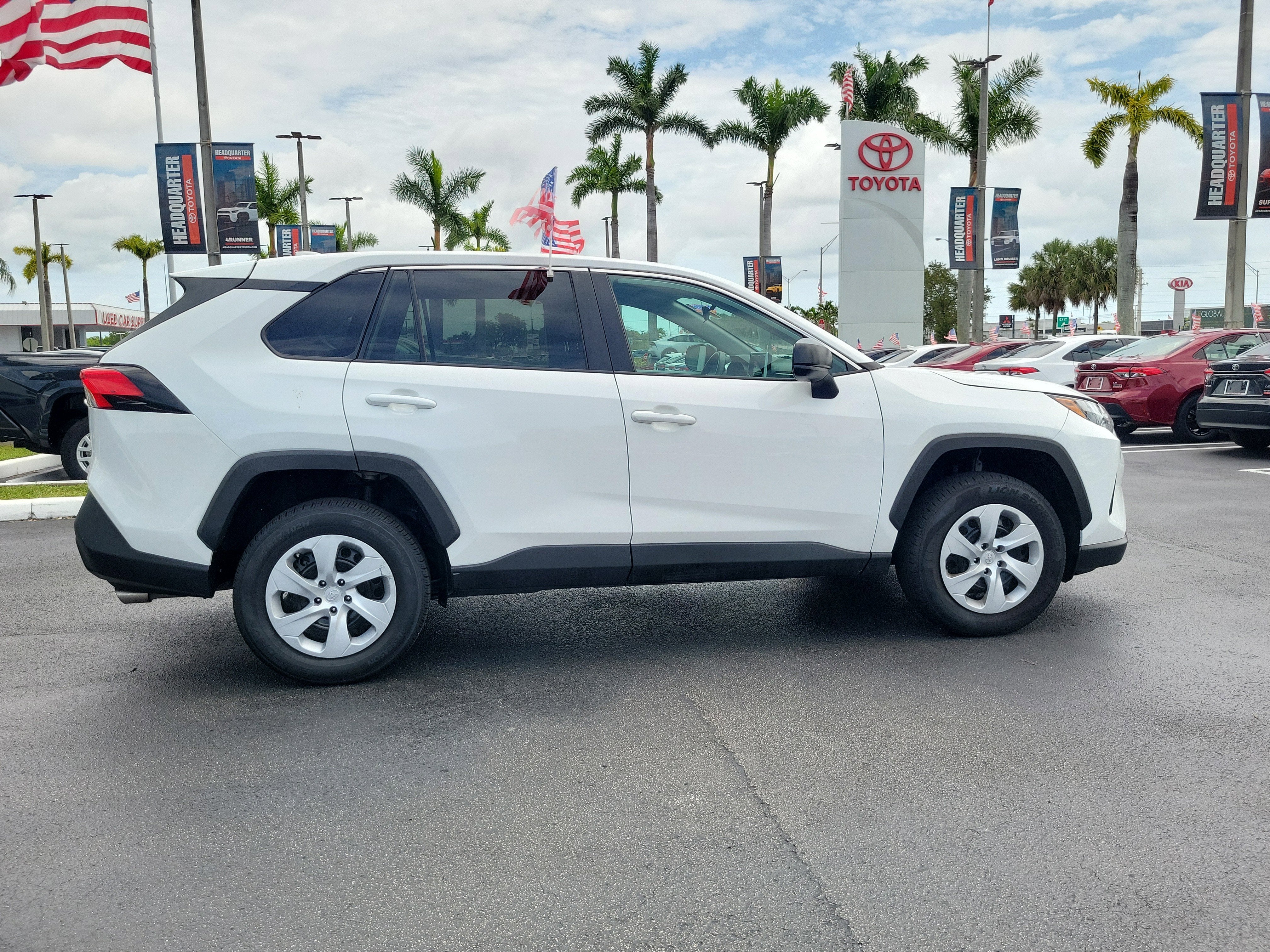2024 Toyota RAV4 LE