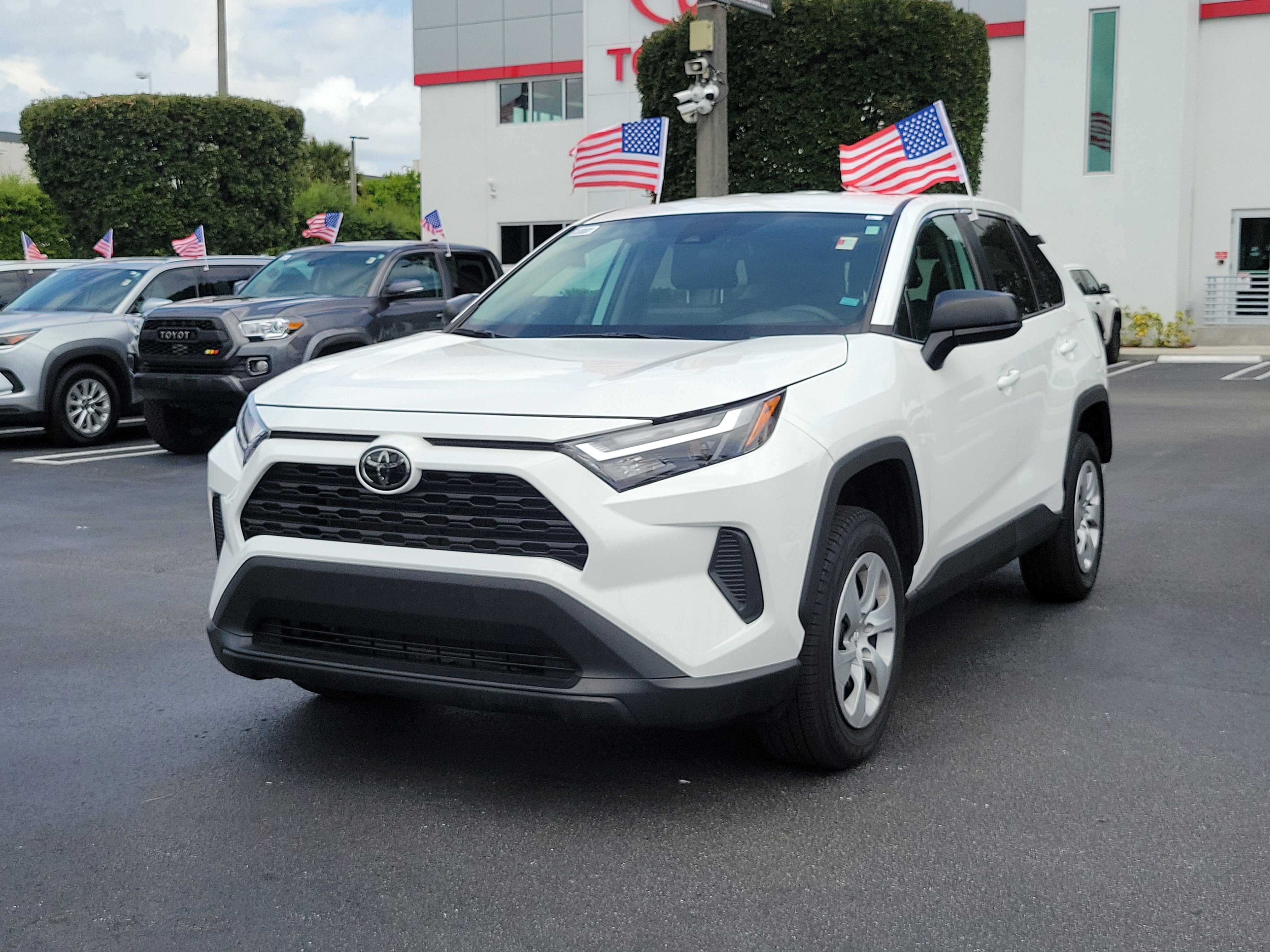 2024 Toyota RAV4 LE