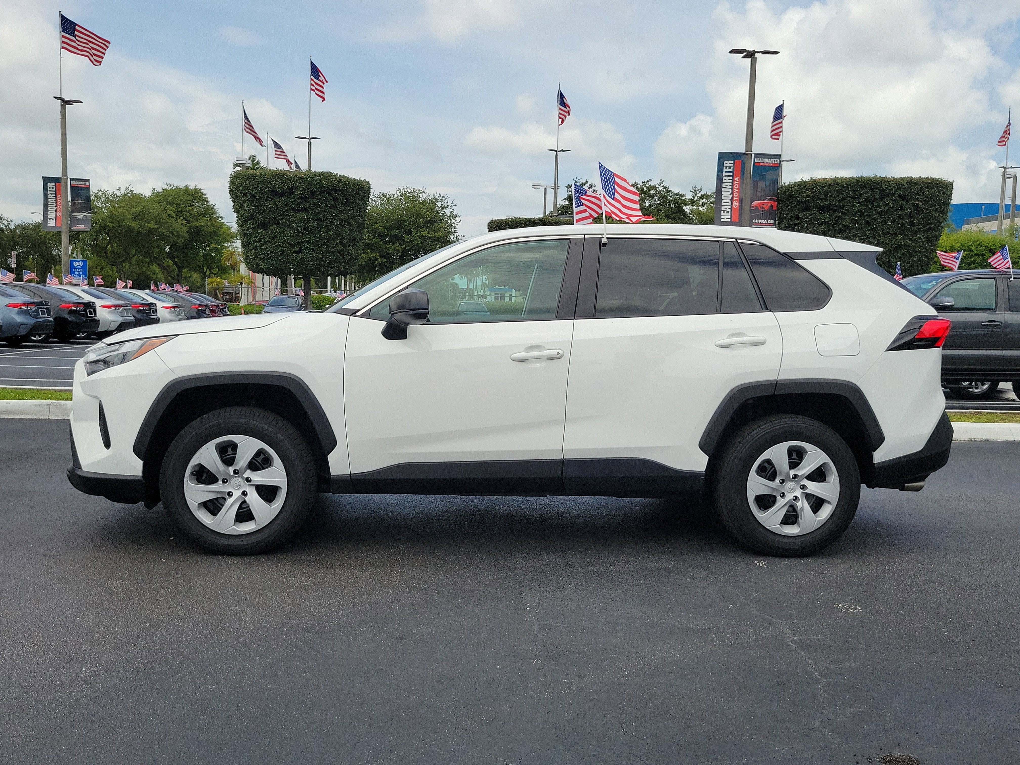 2024 Toyota RAV4 LE