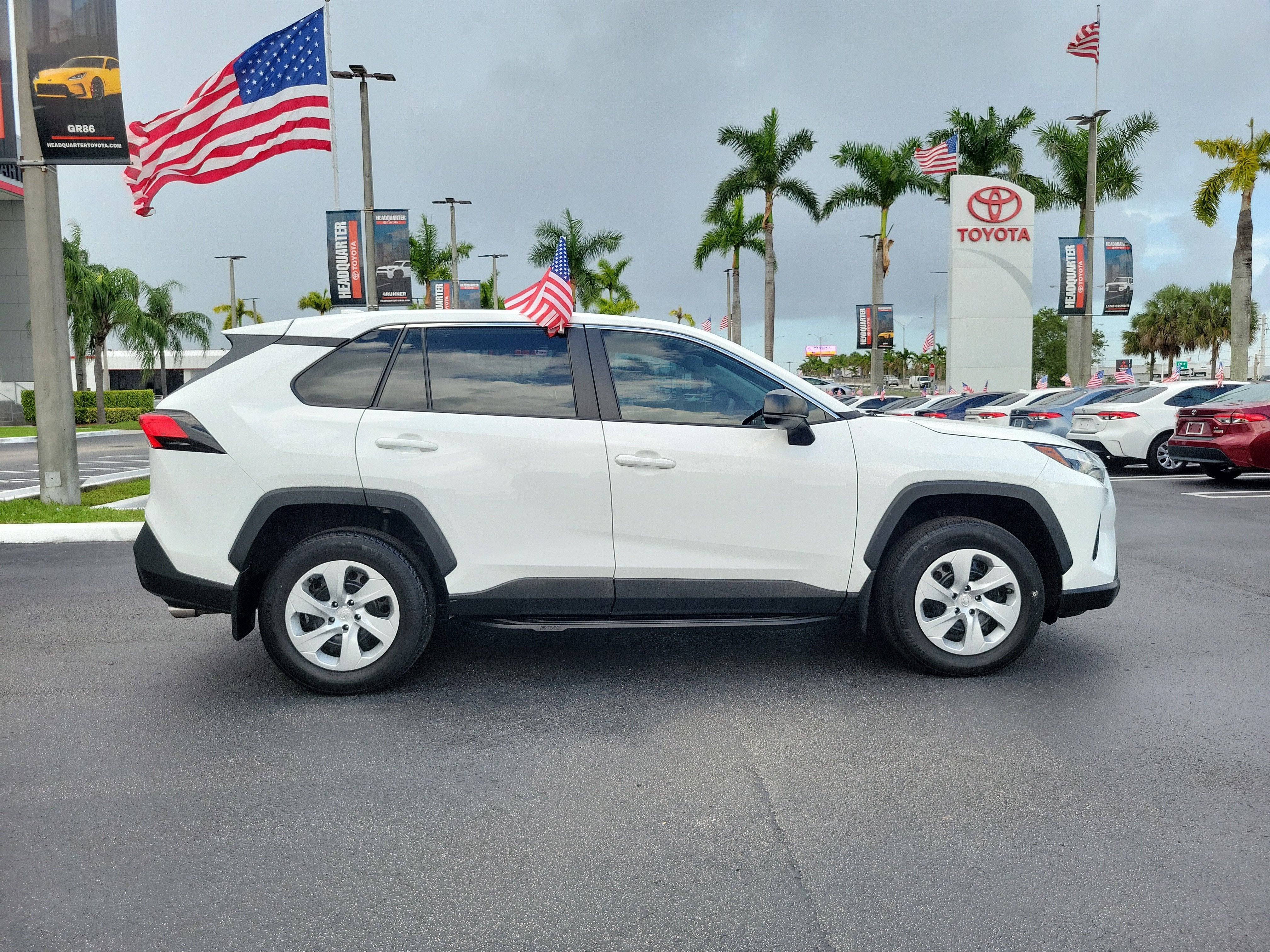 2024 Toyota RAV4 LE