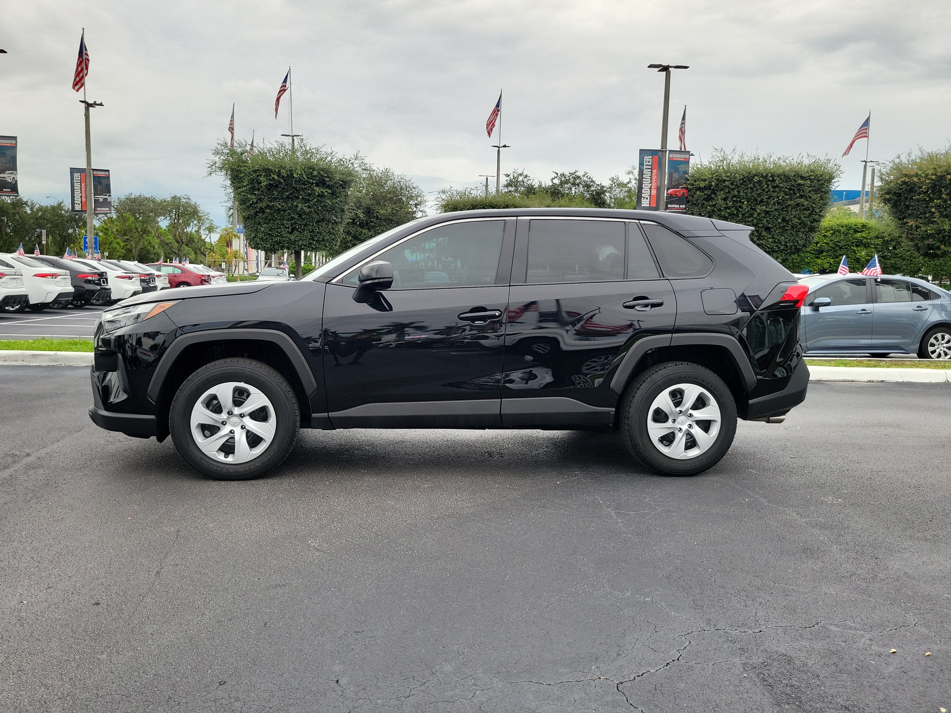 2025 Toyota RAV4 LE