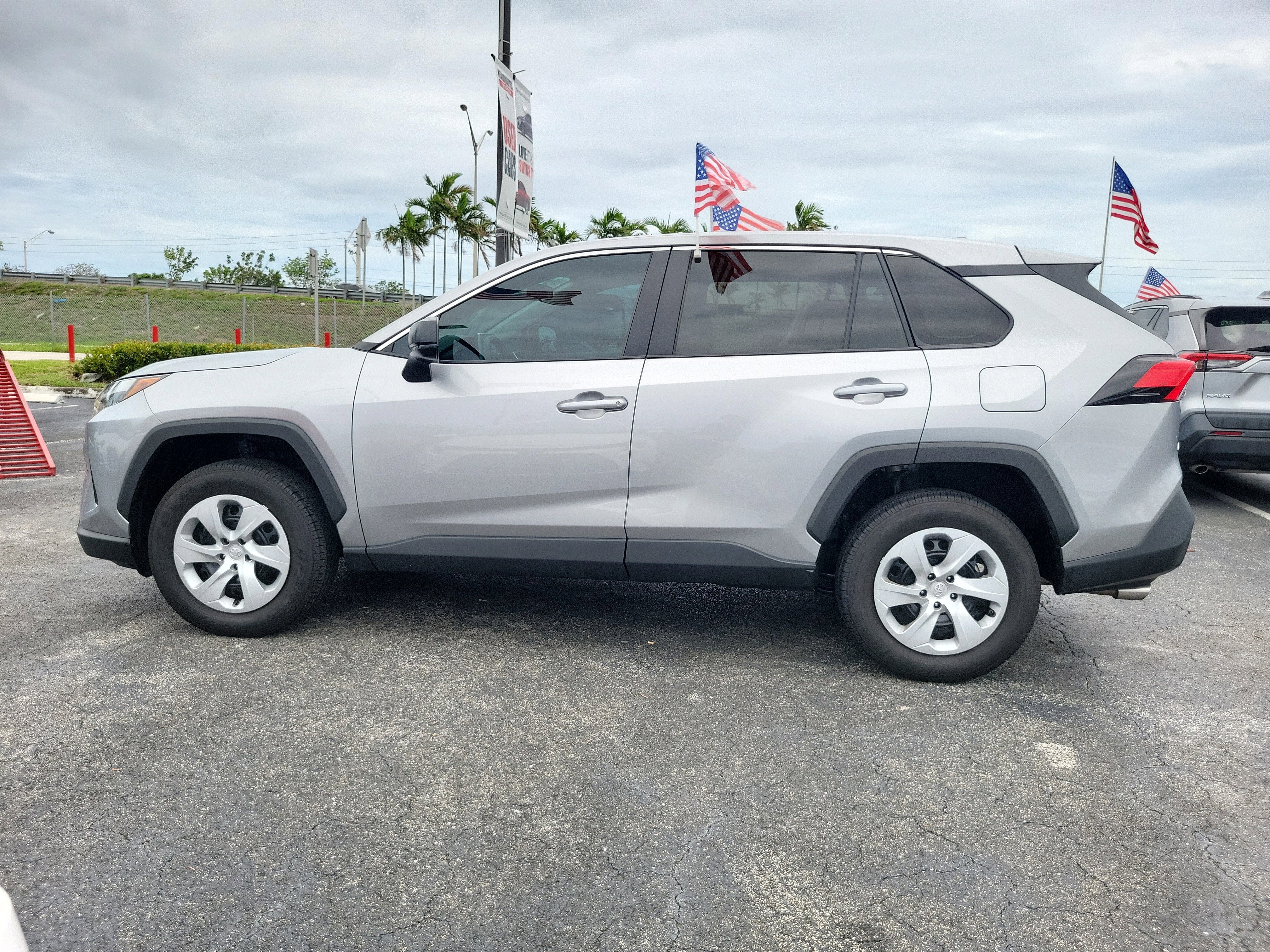 2024 Toyota RAV4 LE
