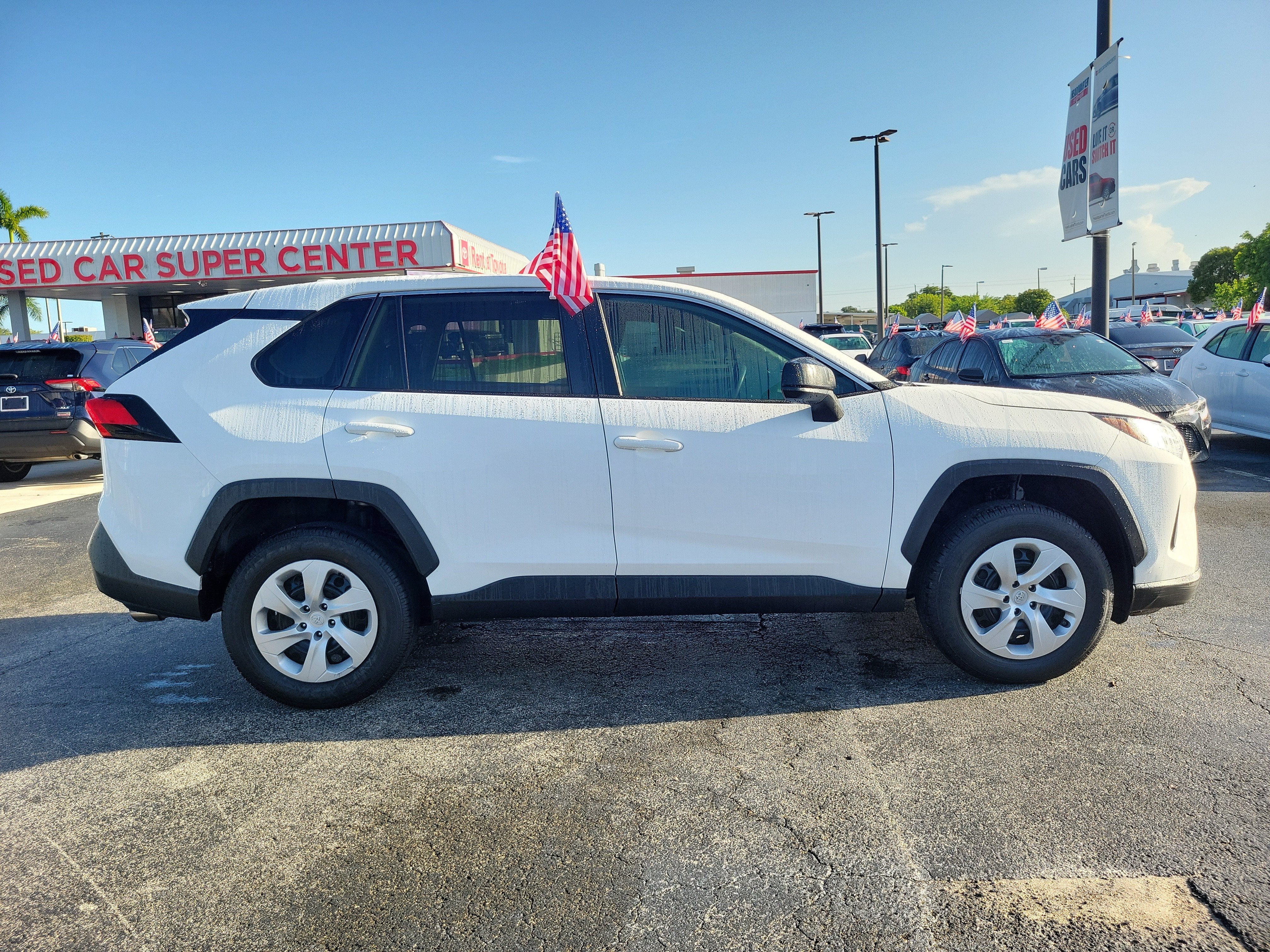 2025 Toyota RAV4 LE