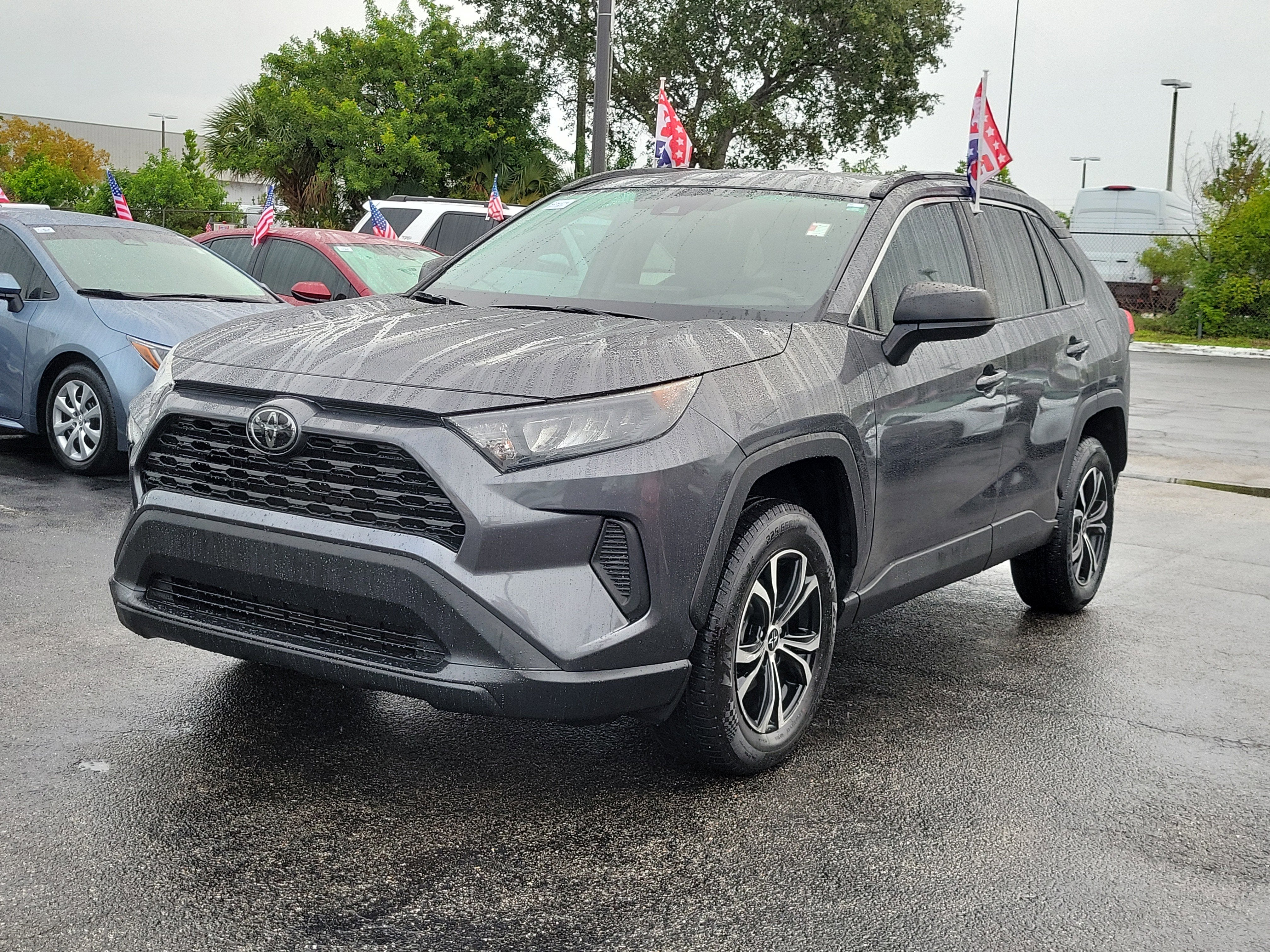 2020 Toyota RAV4 LE