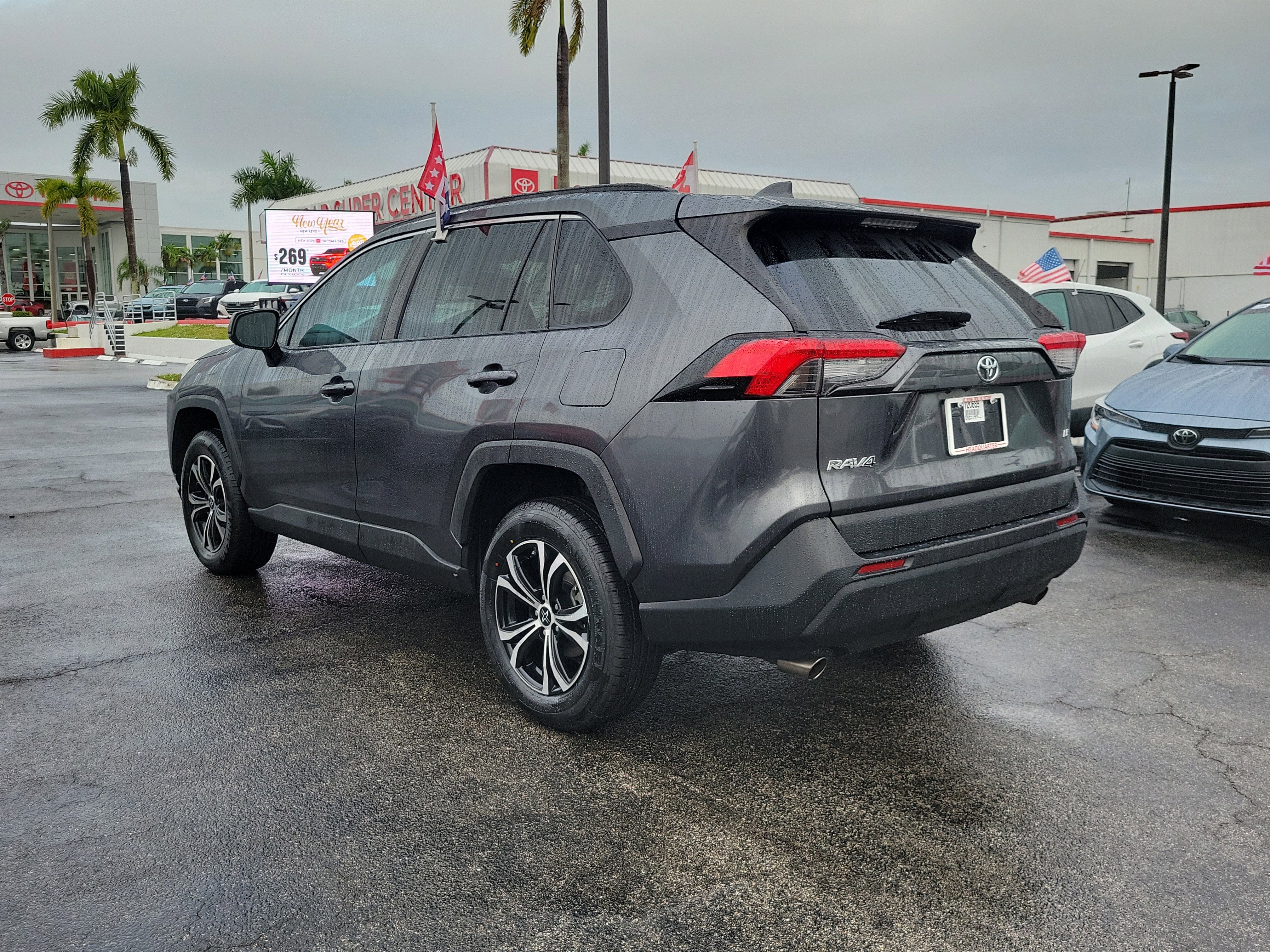 2020 Toyota RAV4 LE