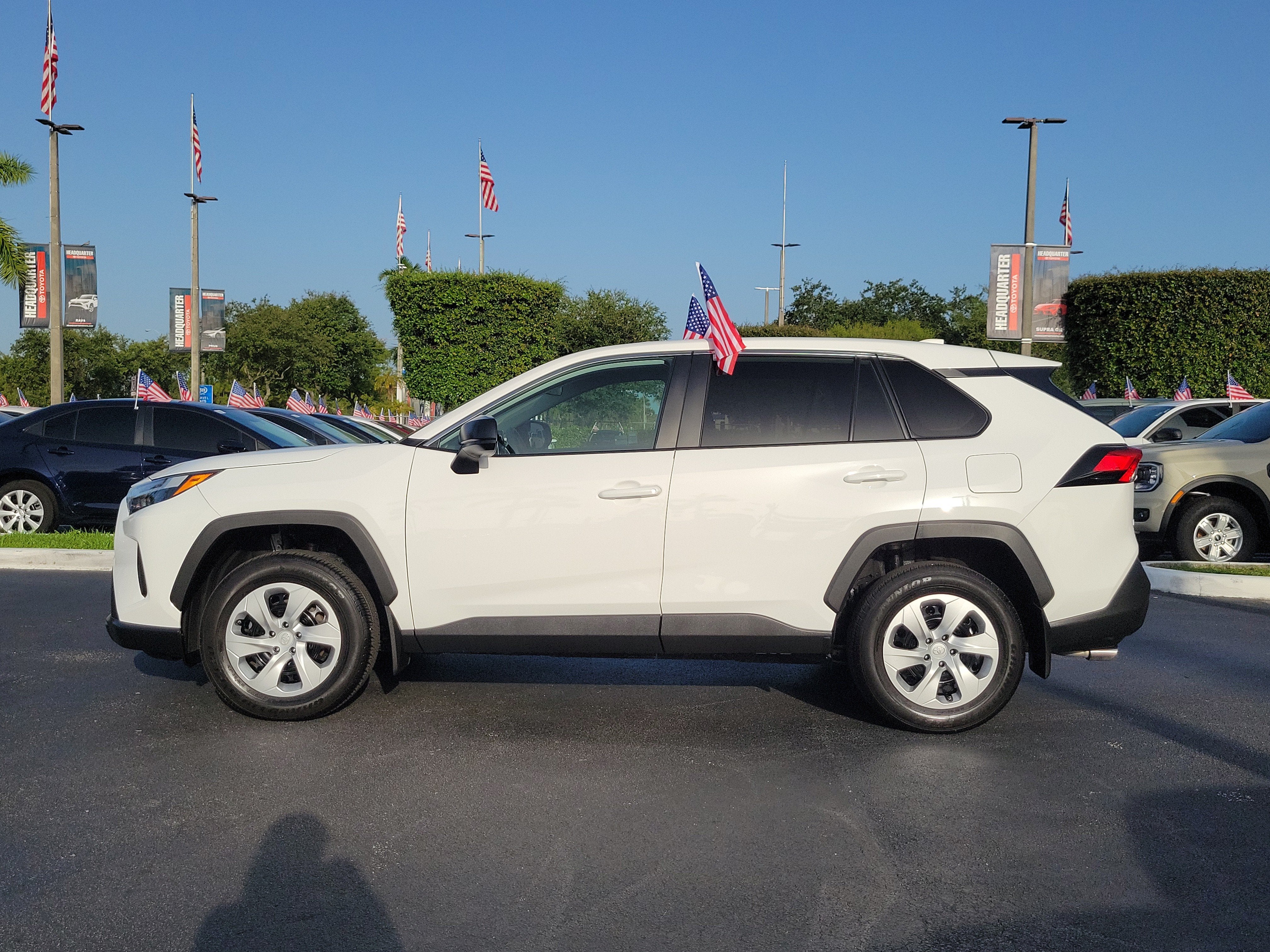 2025 Toyota RAV4 LE