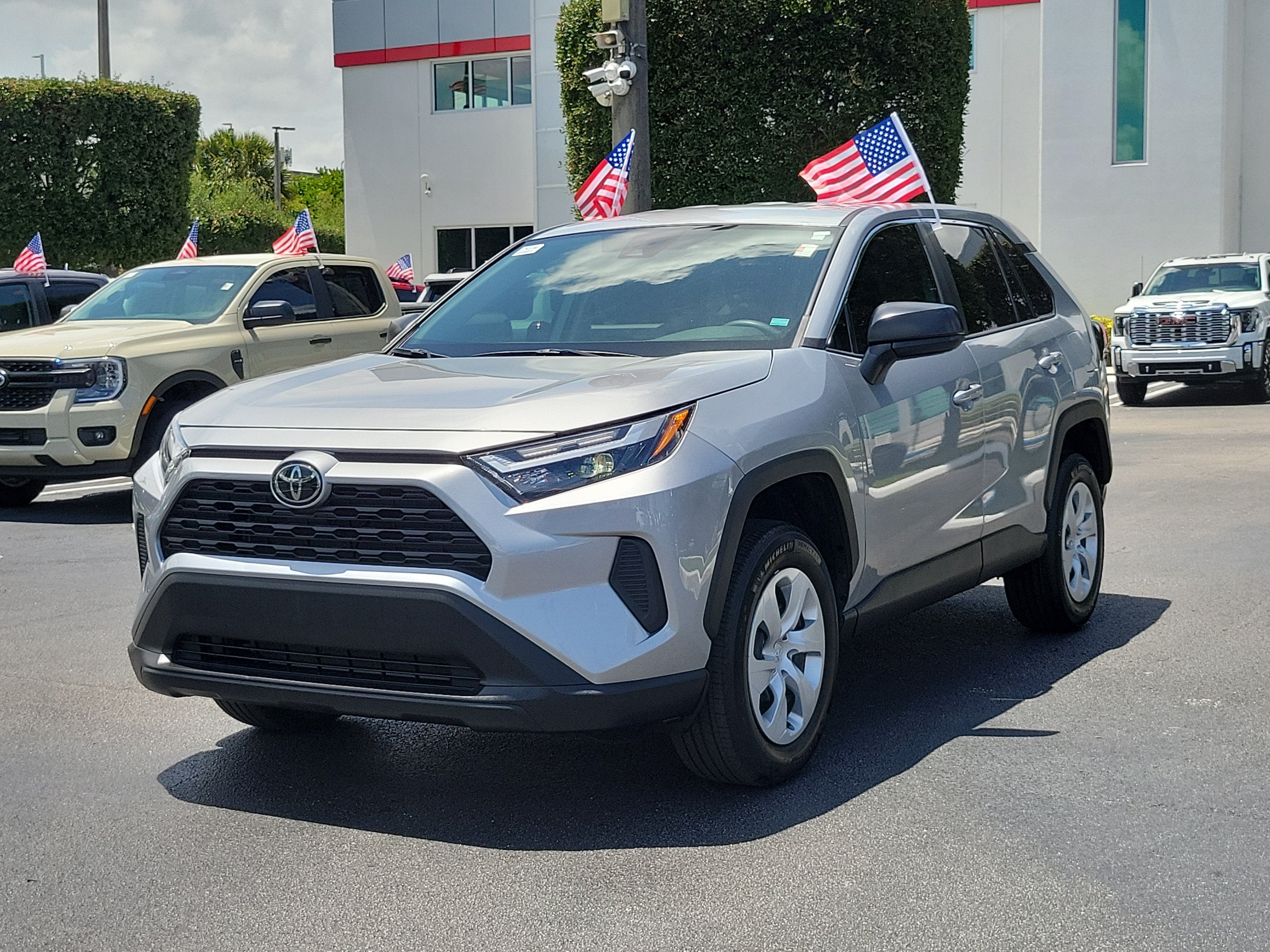 2025 Toyota RAV4 LE