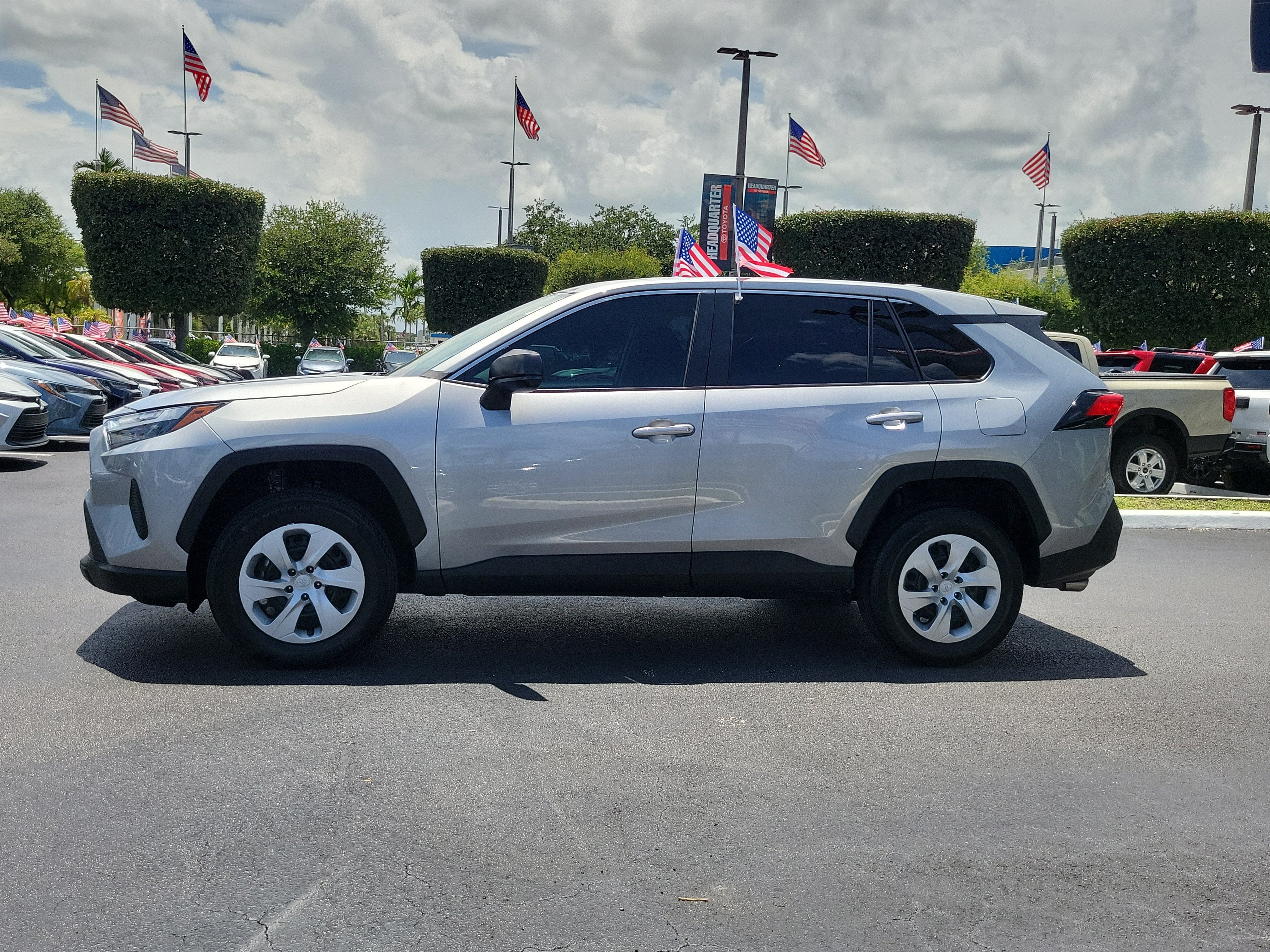 2025 Toyota RAV4 LE