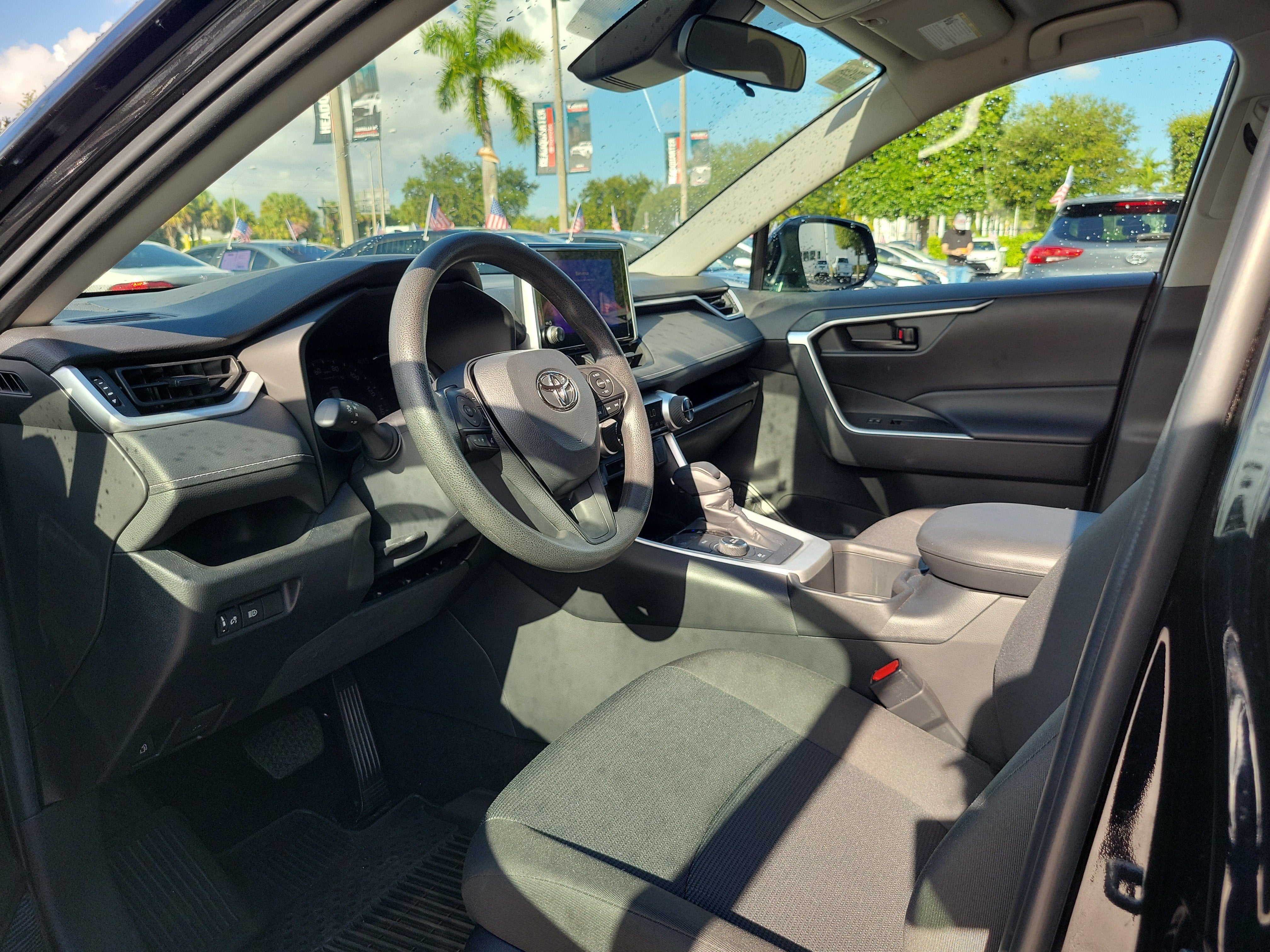 2023 Toyota RAV4 Hybrid LE