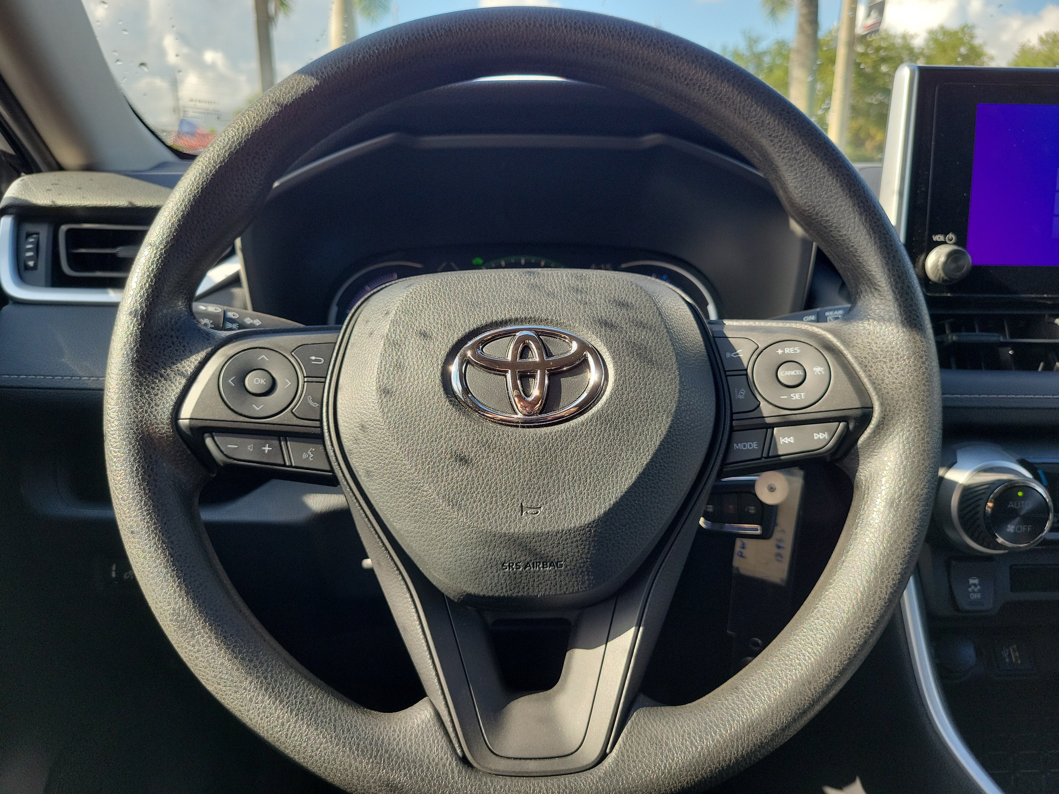 2023 Toyota RAV4 Hybrid LE