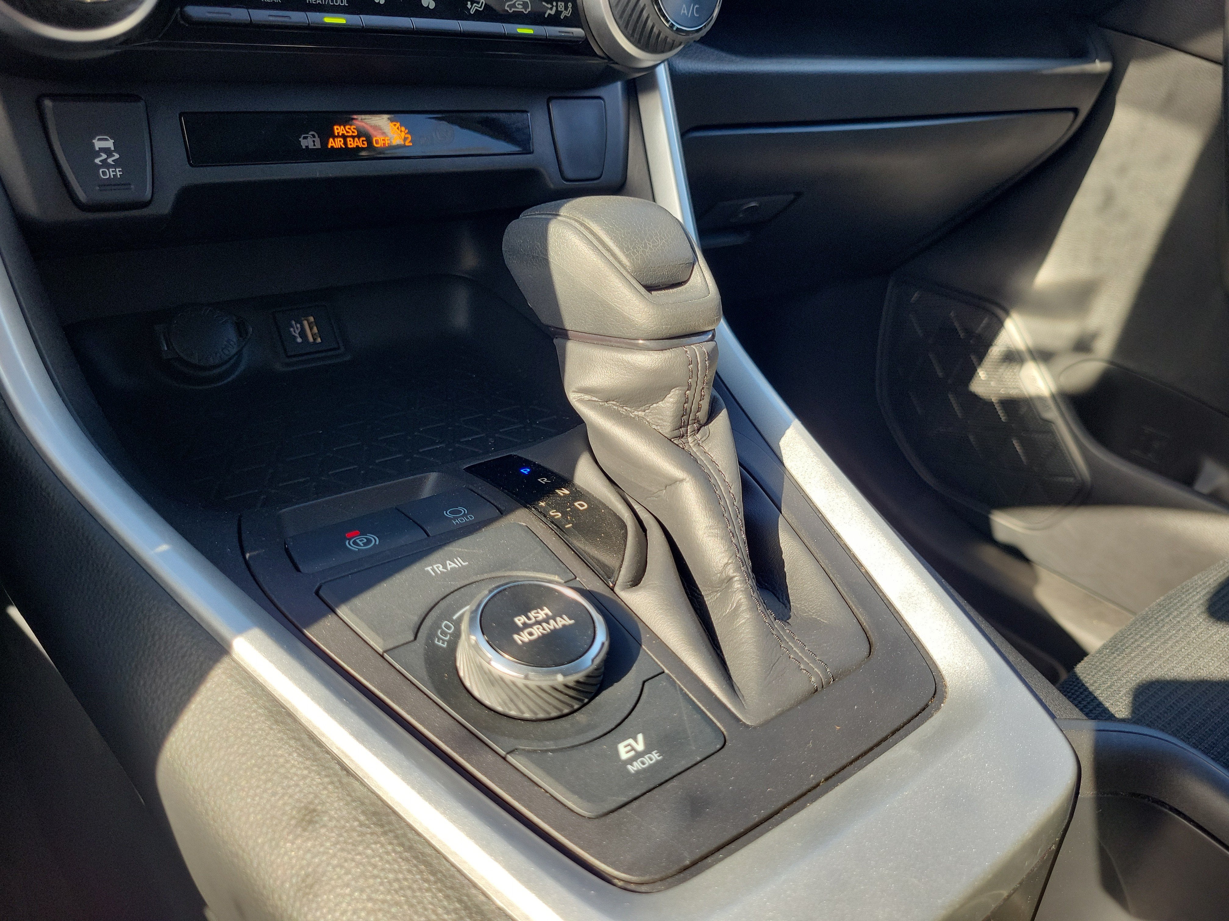 2023 Toyota RAV4 Hybrid LE