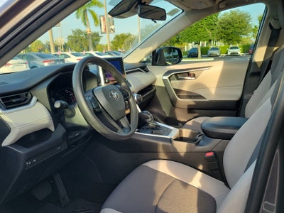 2023 Toyota RAV4 XLE