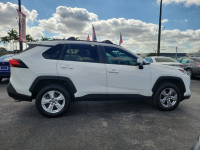 2020 Toyota RAV4 XLE