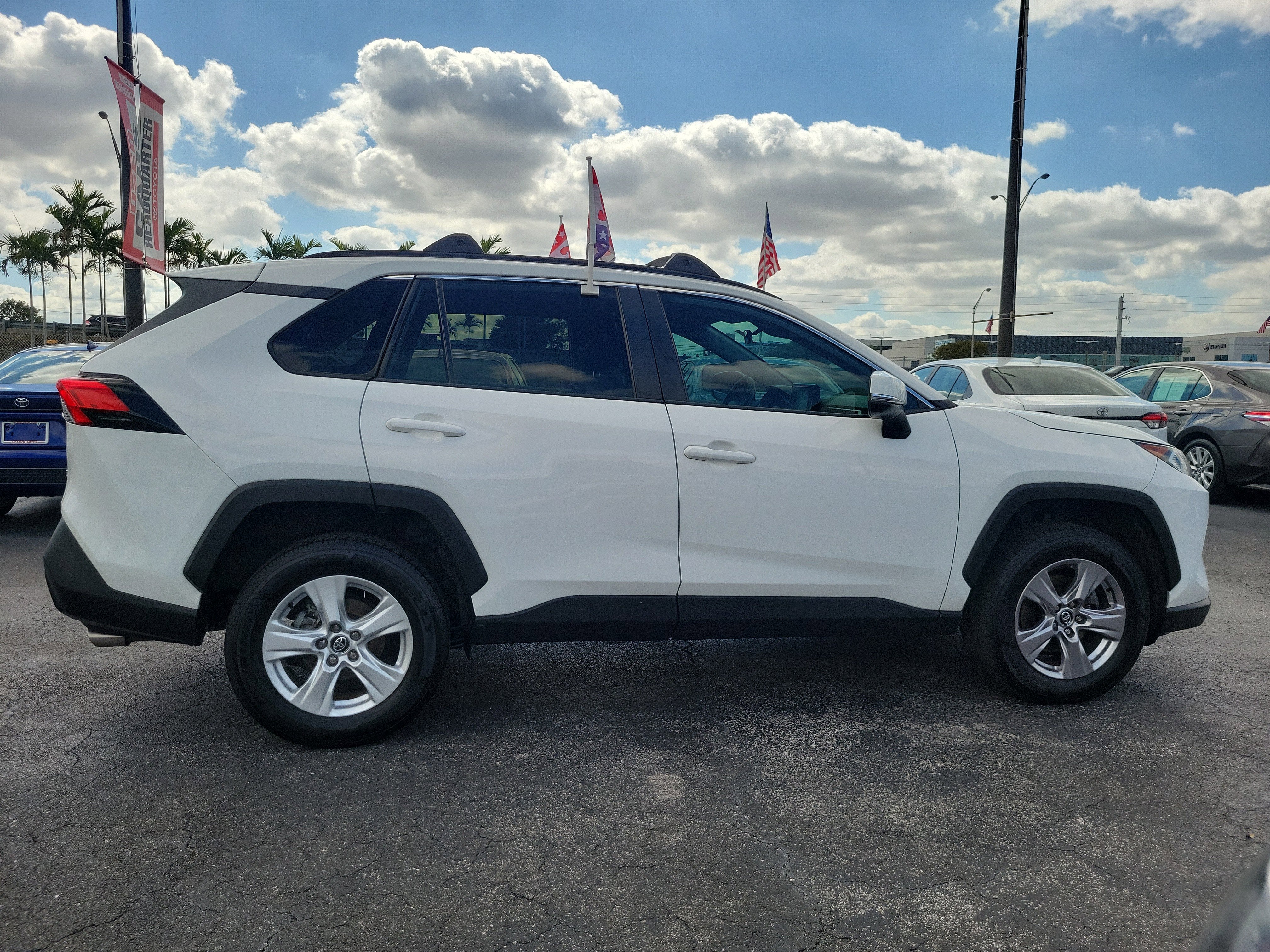 2020 Toyota RAV4 XLE