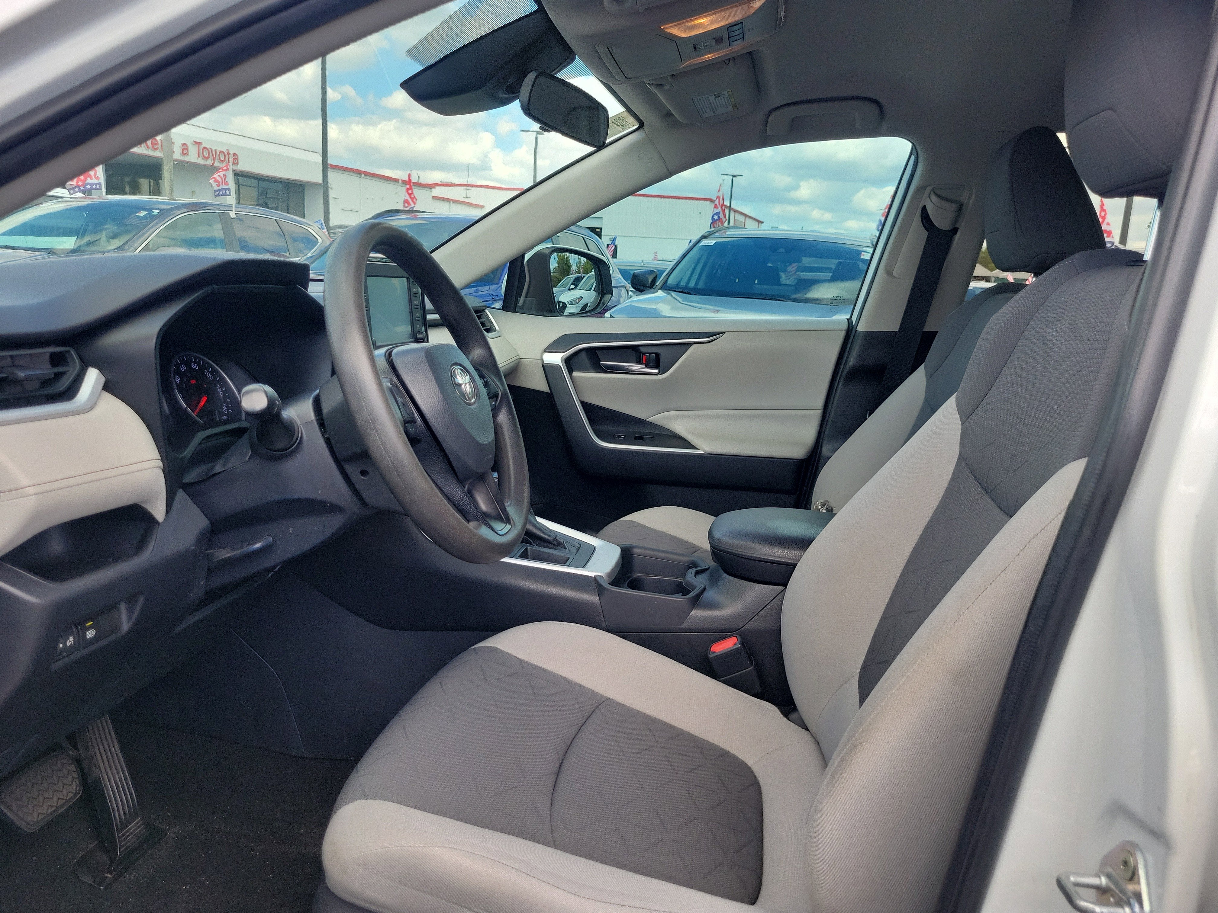 2020 Toyota RAV4 XLE