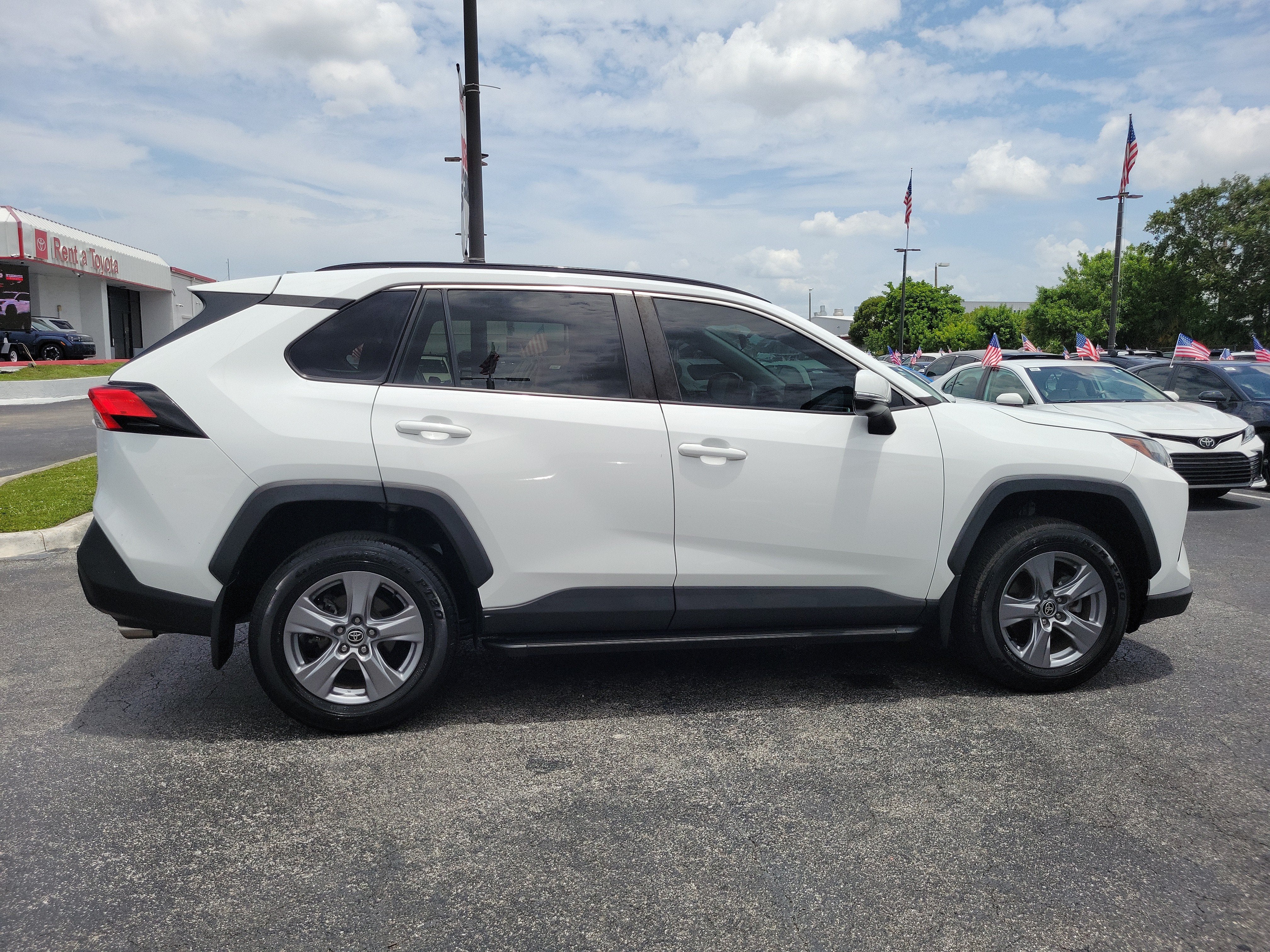 2022 Toyota RAV4 XLE