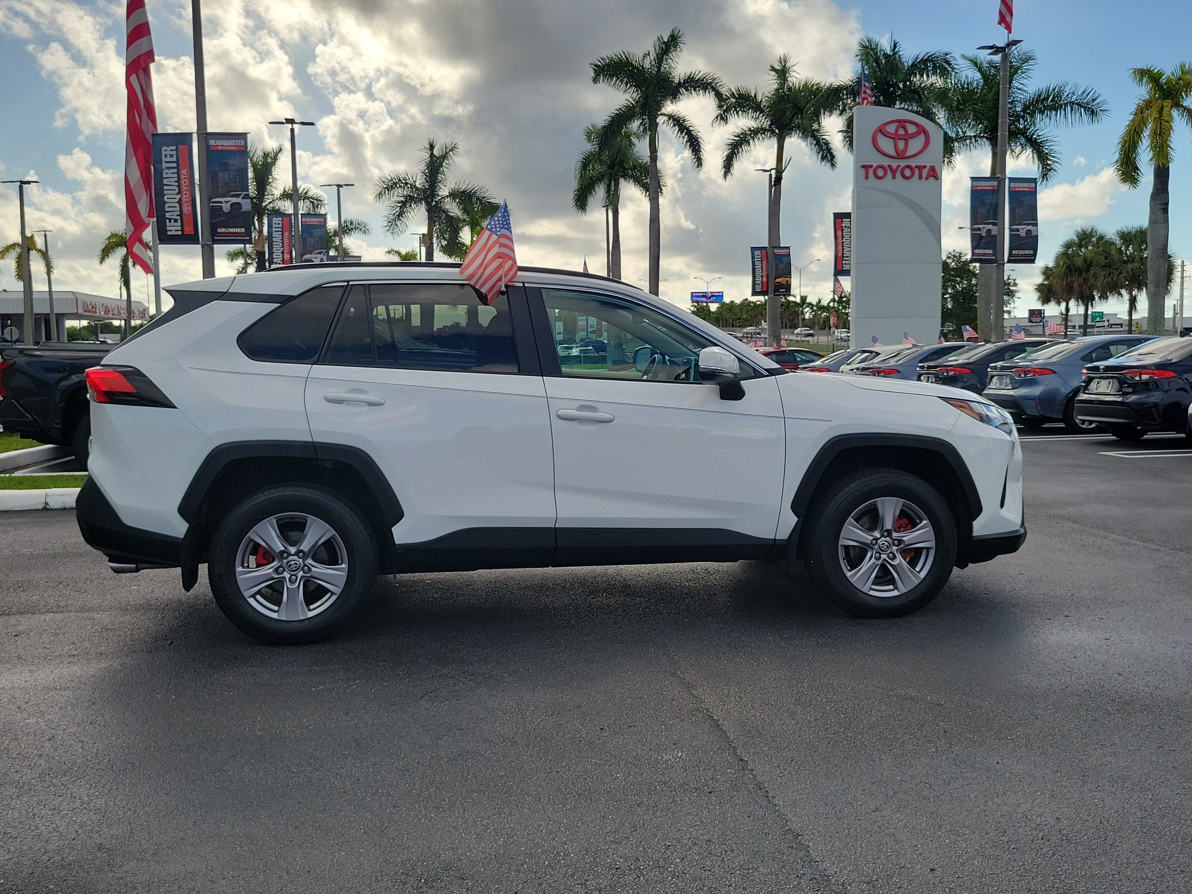 2025 Toyota RAV4 XLE