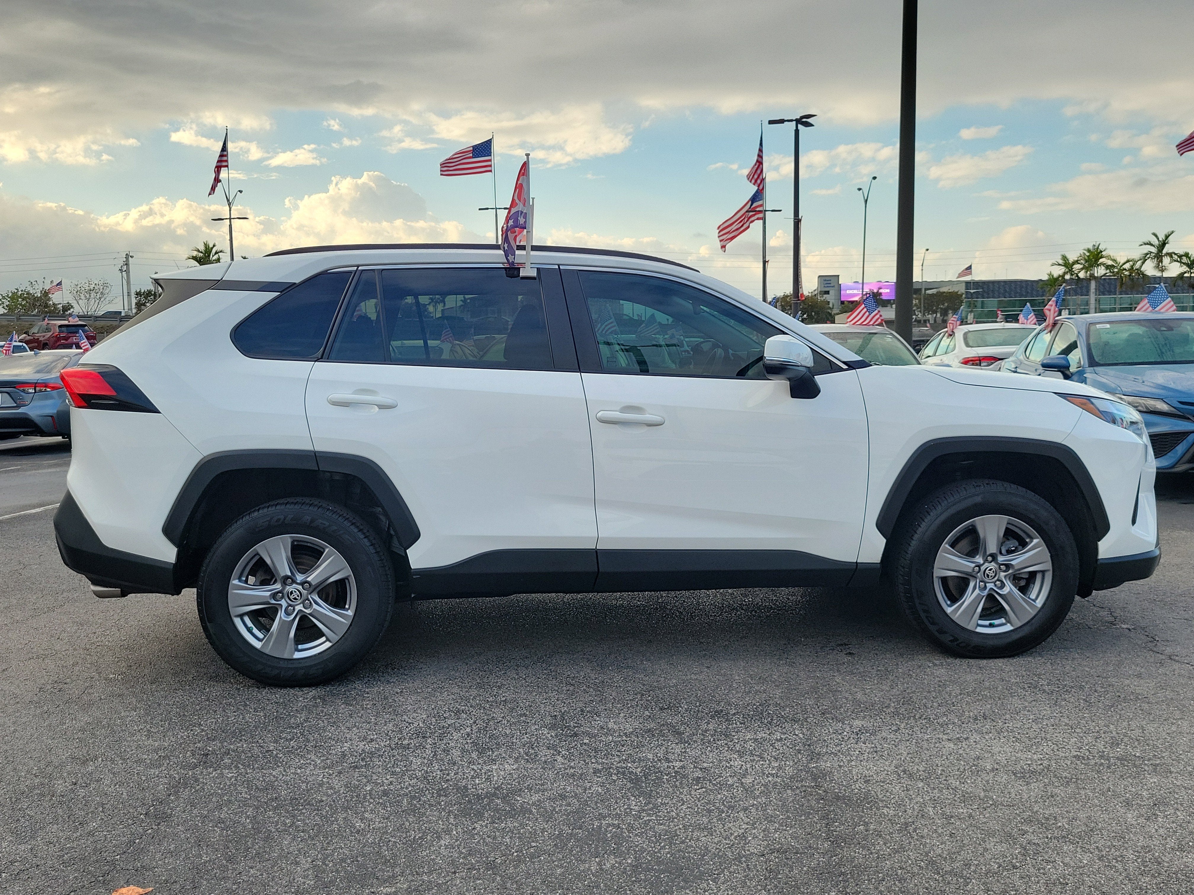 2022 Toyota RAV4 XLE