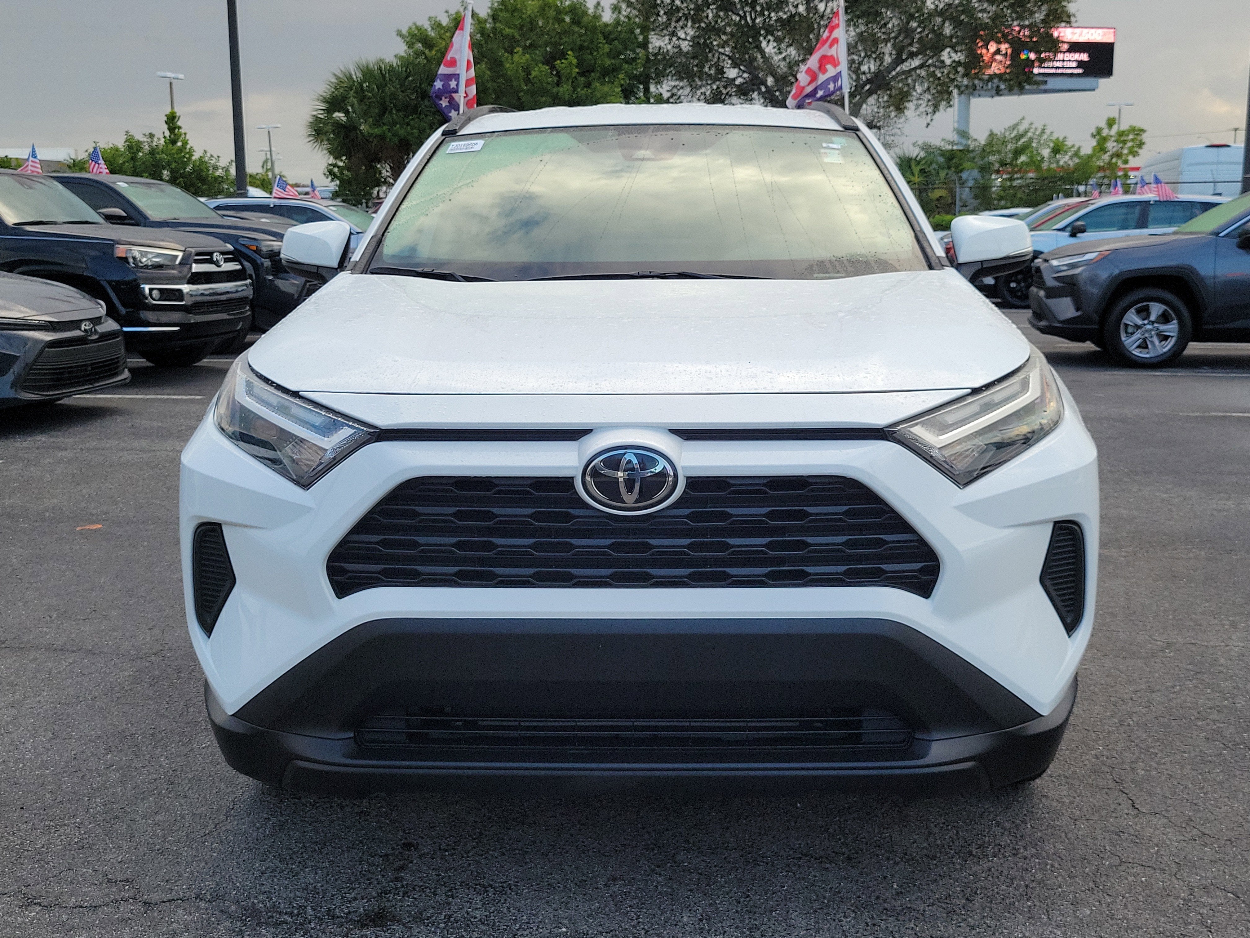 2022 Toyota RAV4 XLE