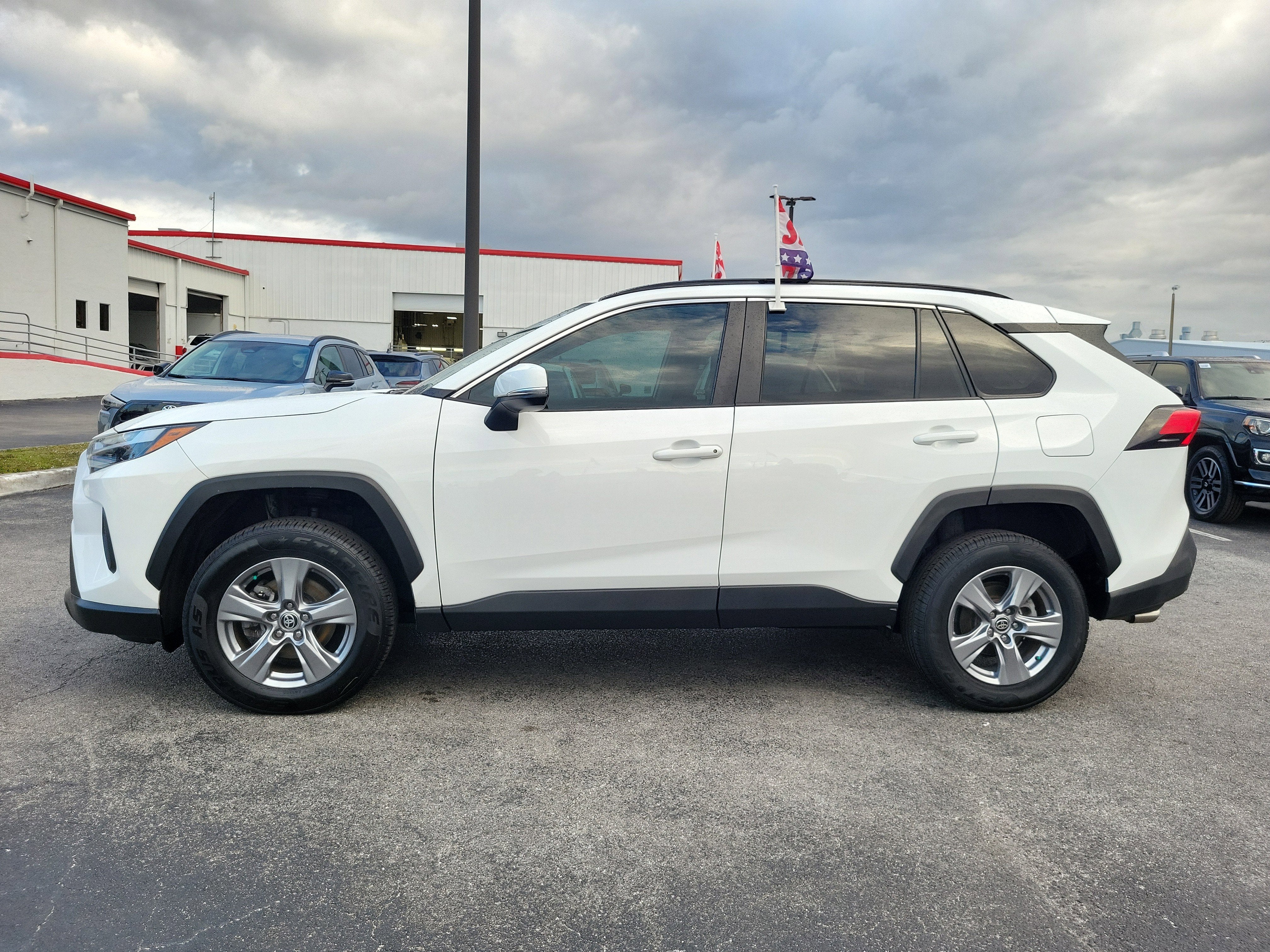 2022 Toyota RAV4 XLE