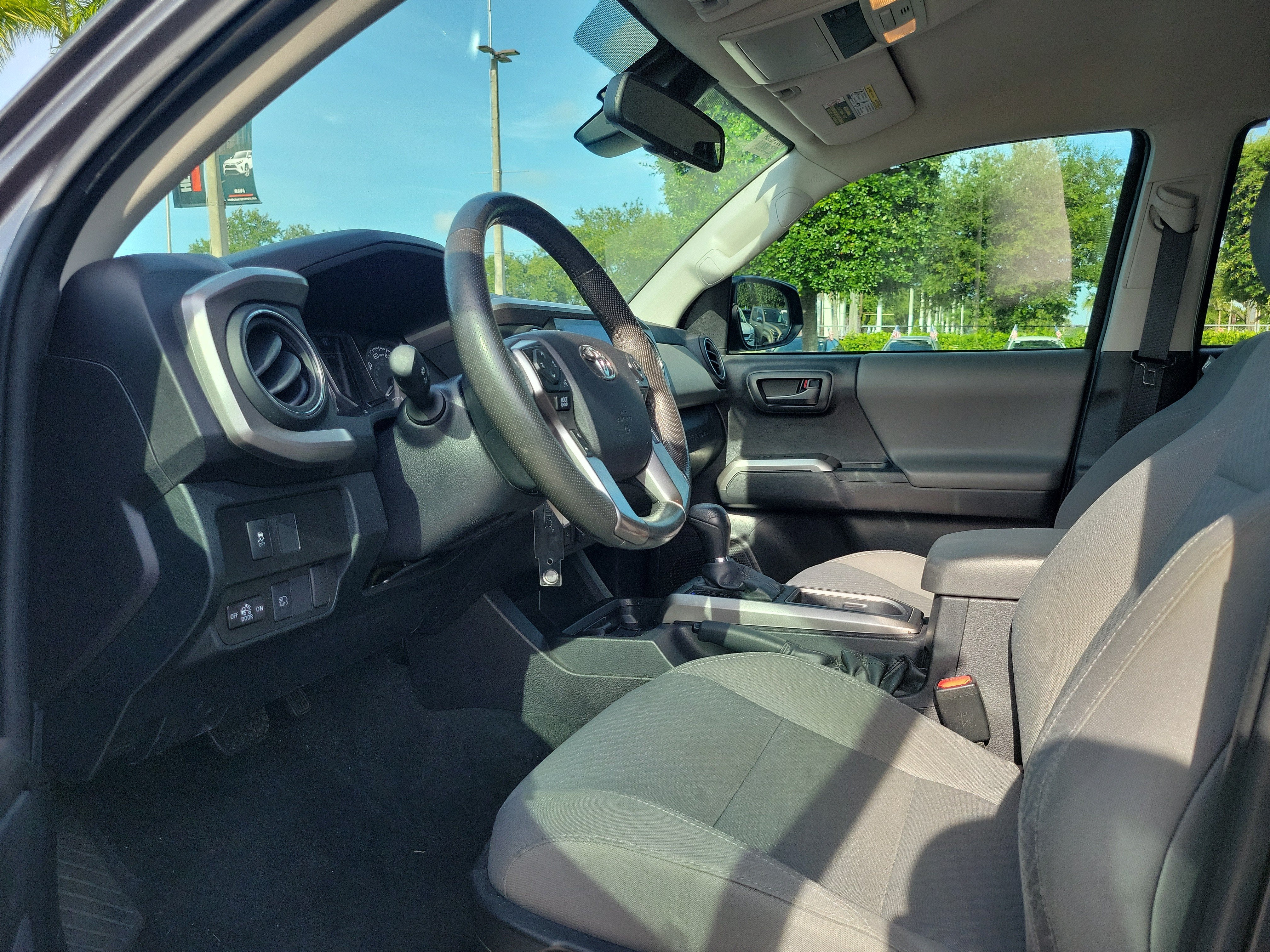 2022 Toyota Tacoma 2WD SR5
