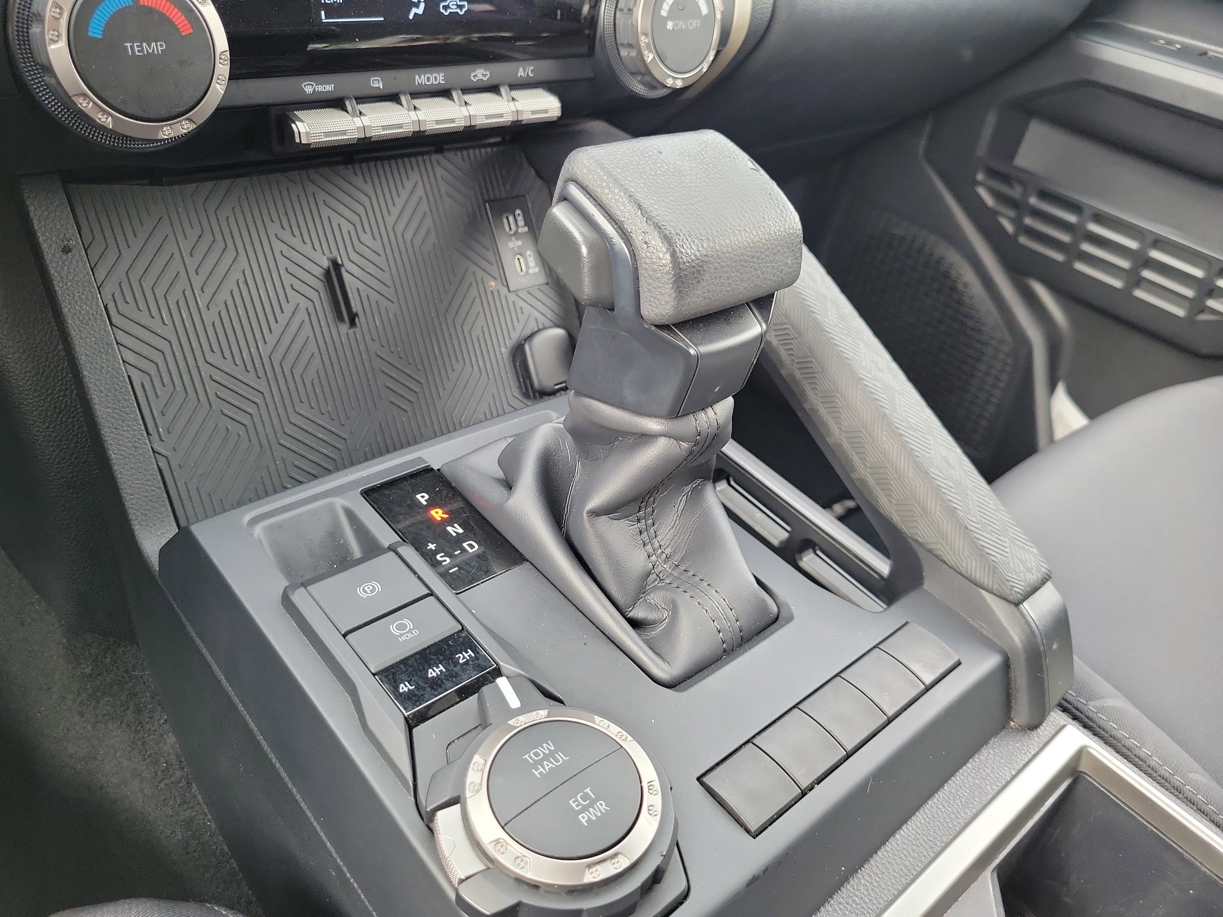 2025 Toyota Tacoma 4WD SR5