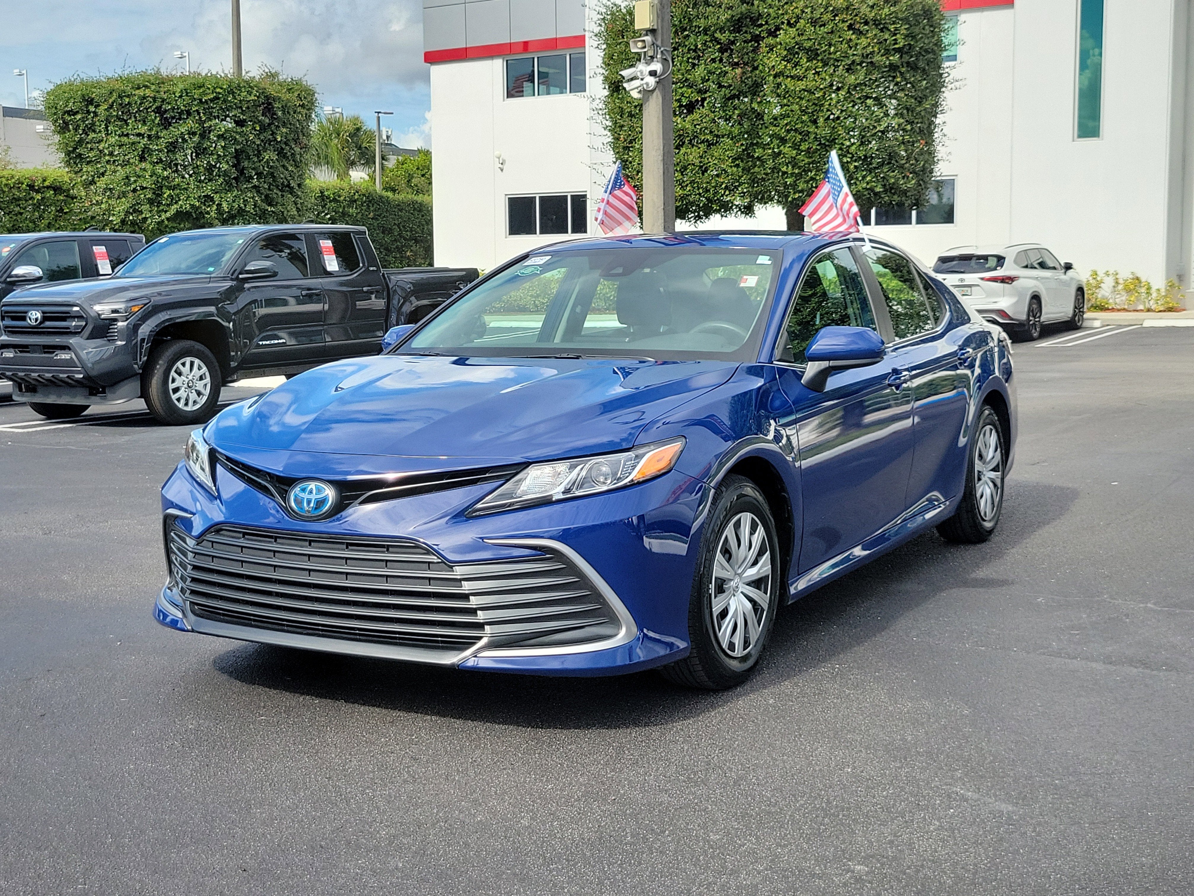 2023 Toyota Camry Hybrid LE