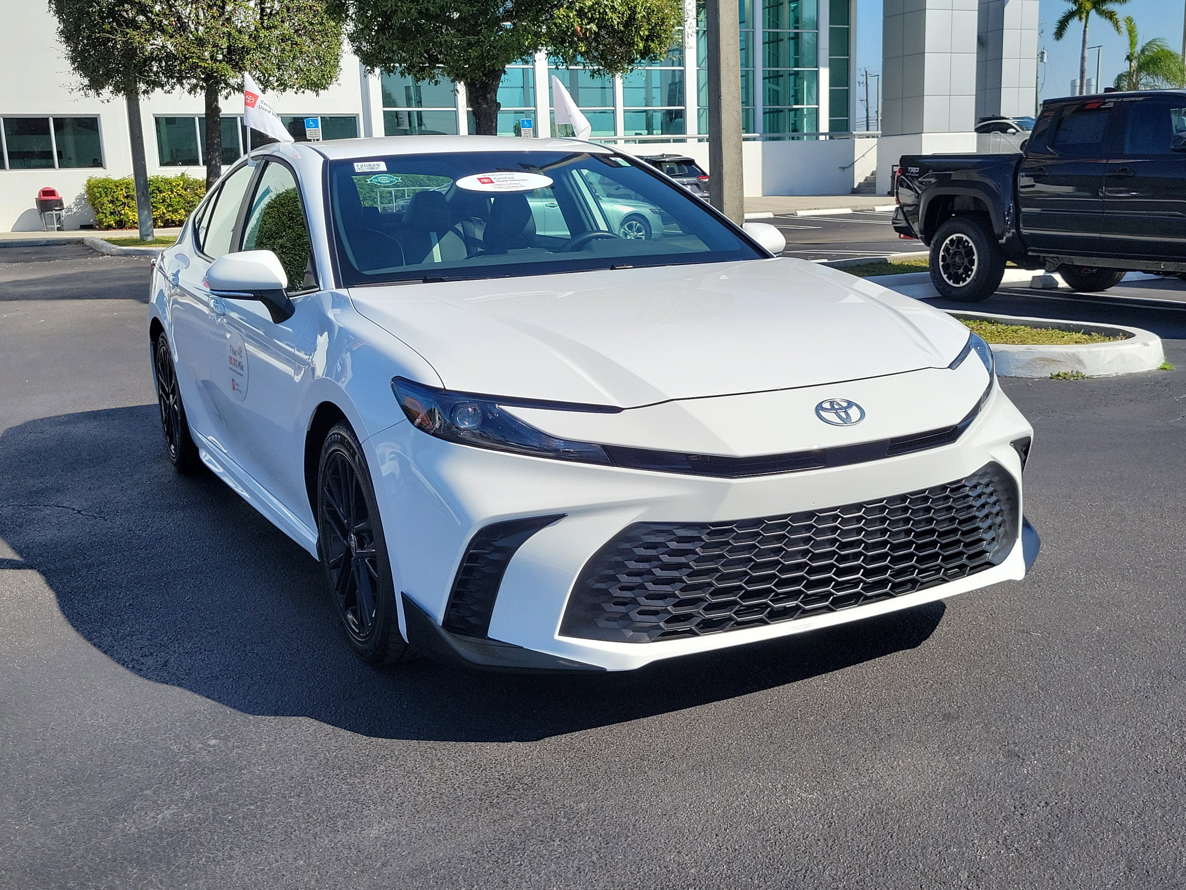 2025 Toyota Camry SE