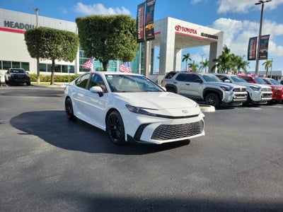 2025 Toyota Camry SE