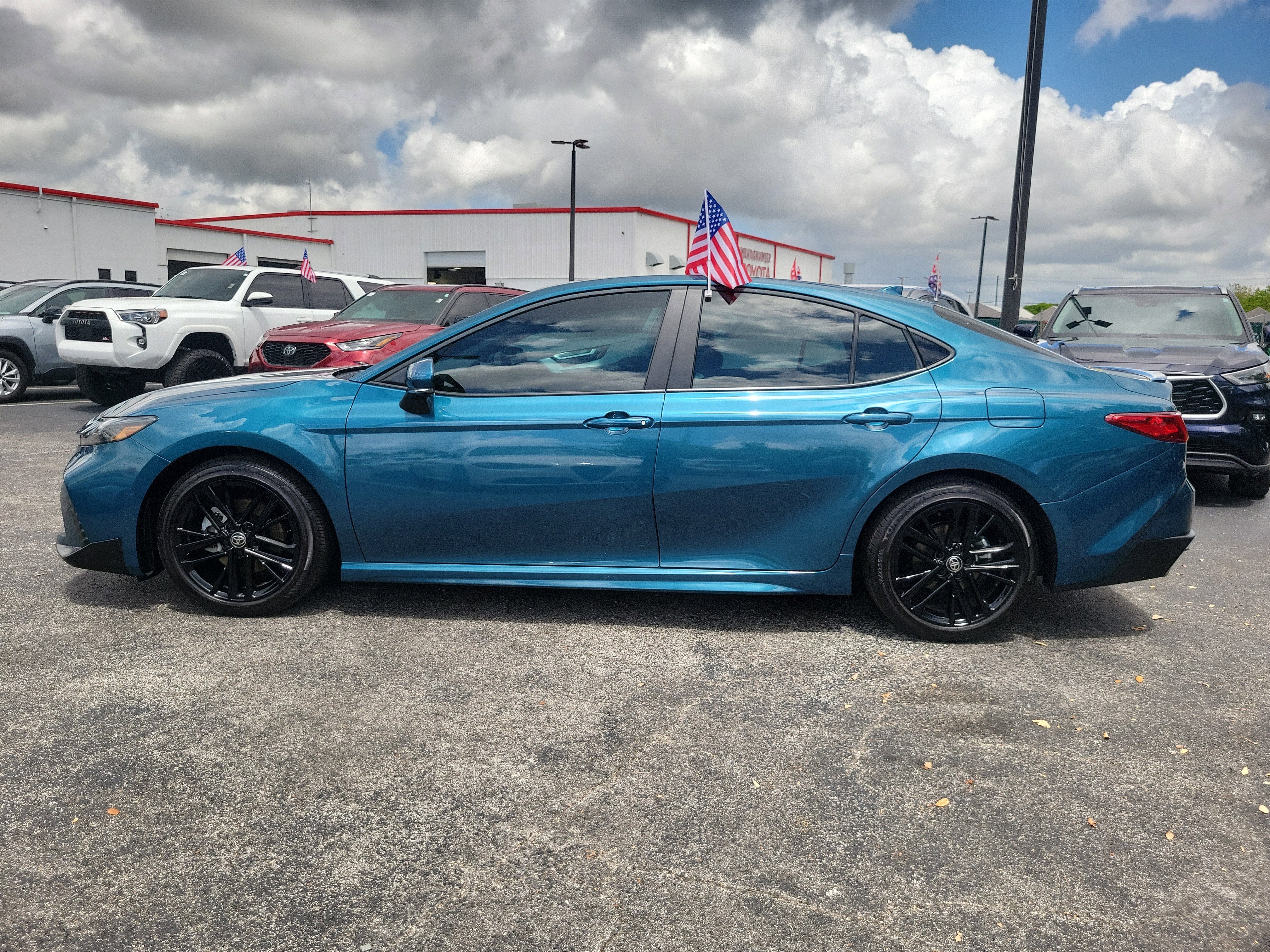 2025 Toyota Camry SE