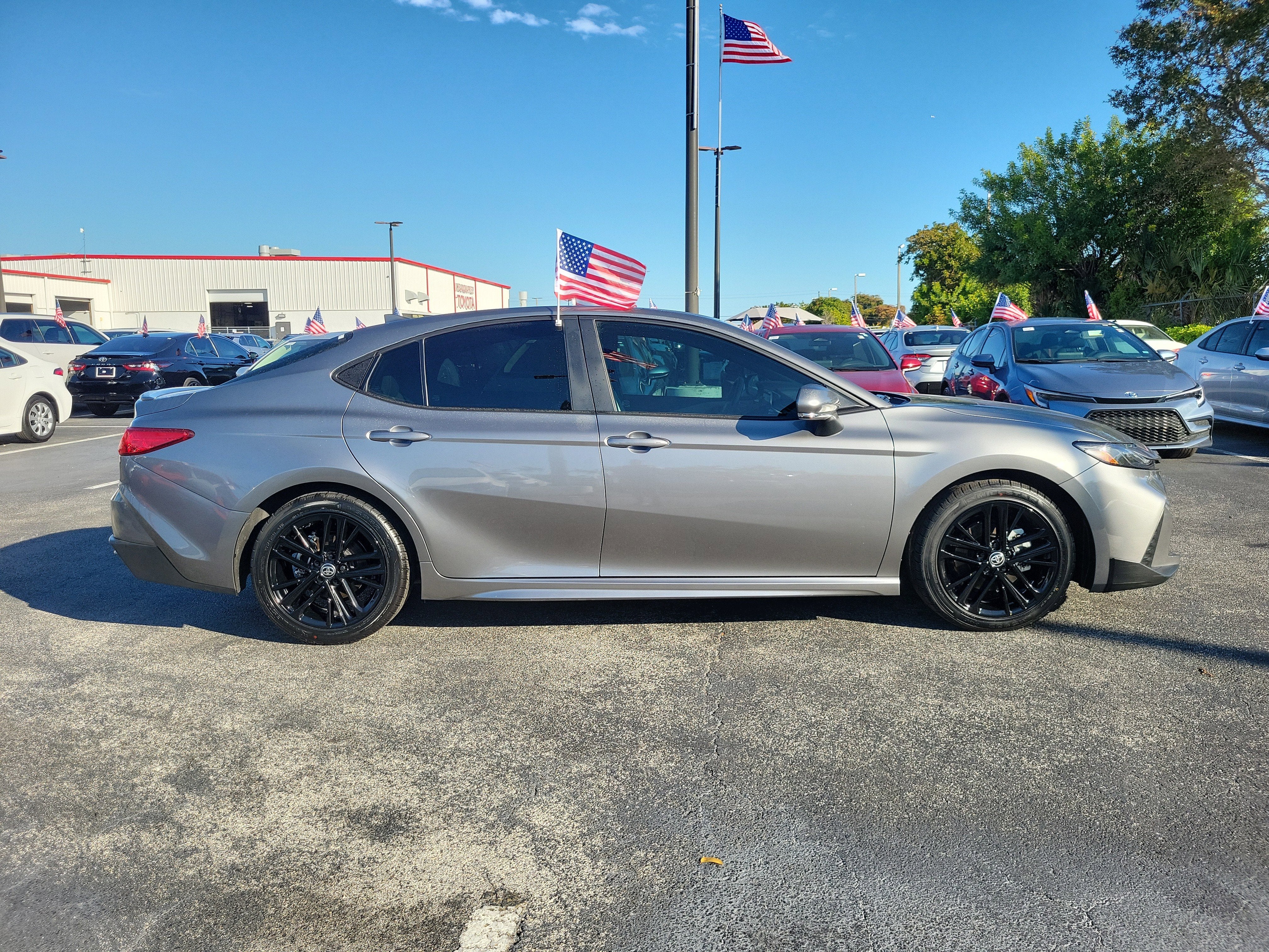 2025 Toyota Camry SE