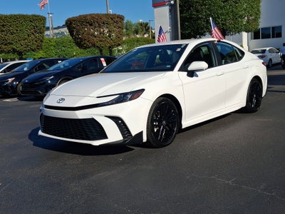 2025 Toyota Camry SE