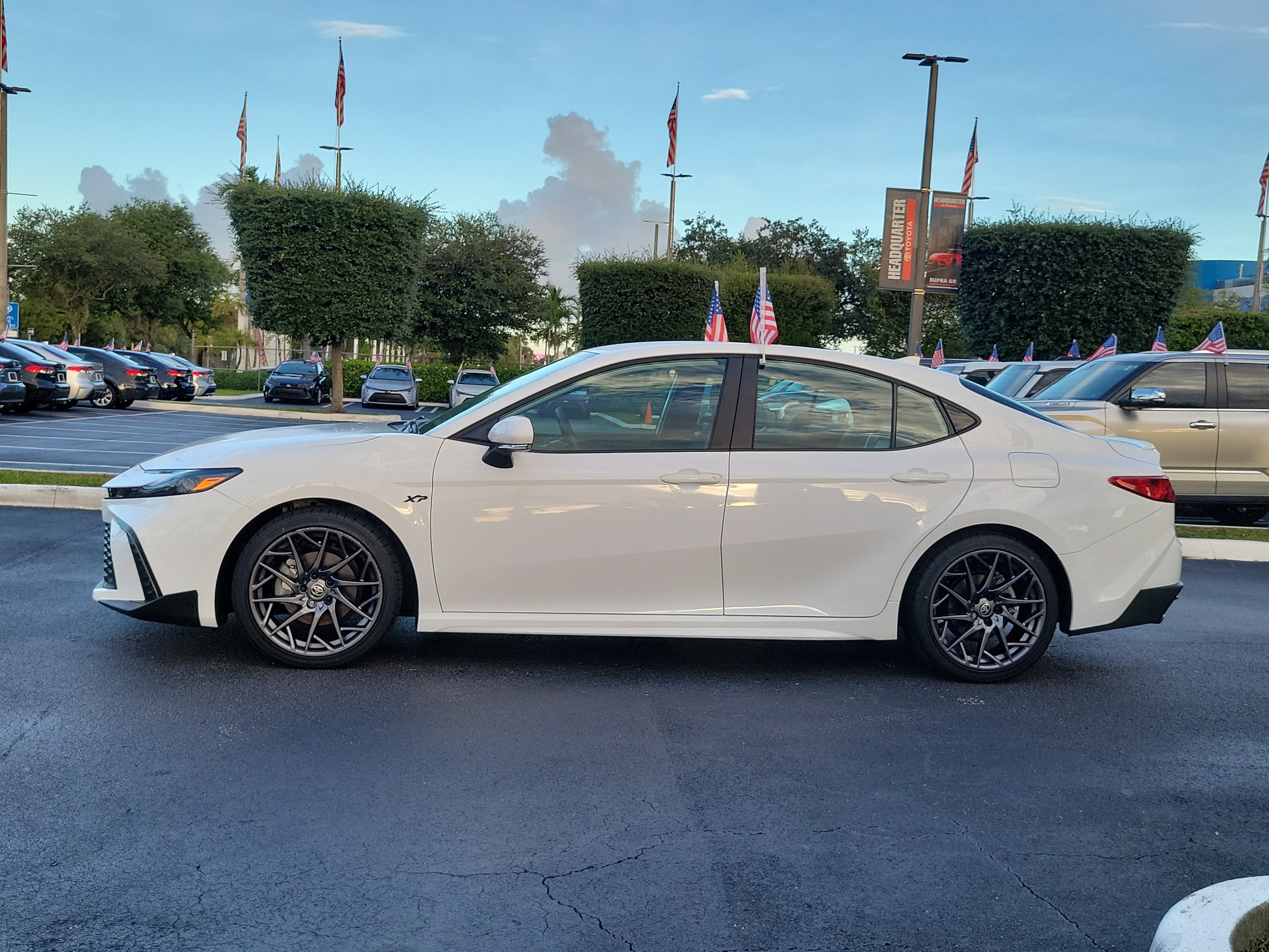 2025 Toyota Camry SE