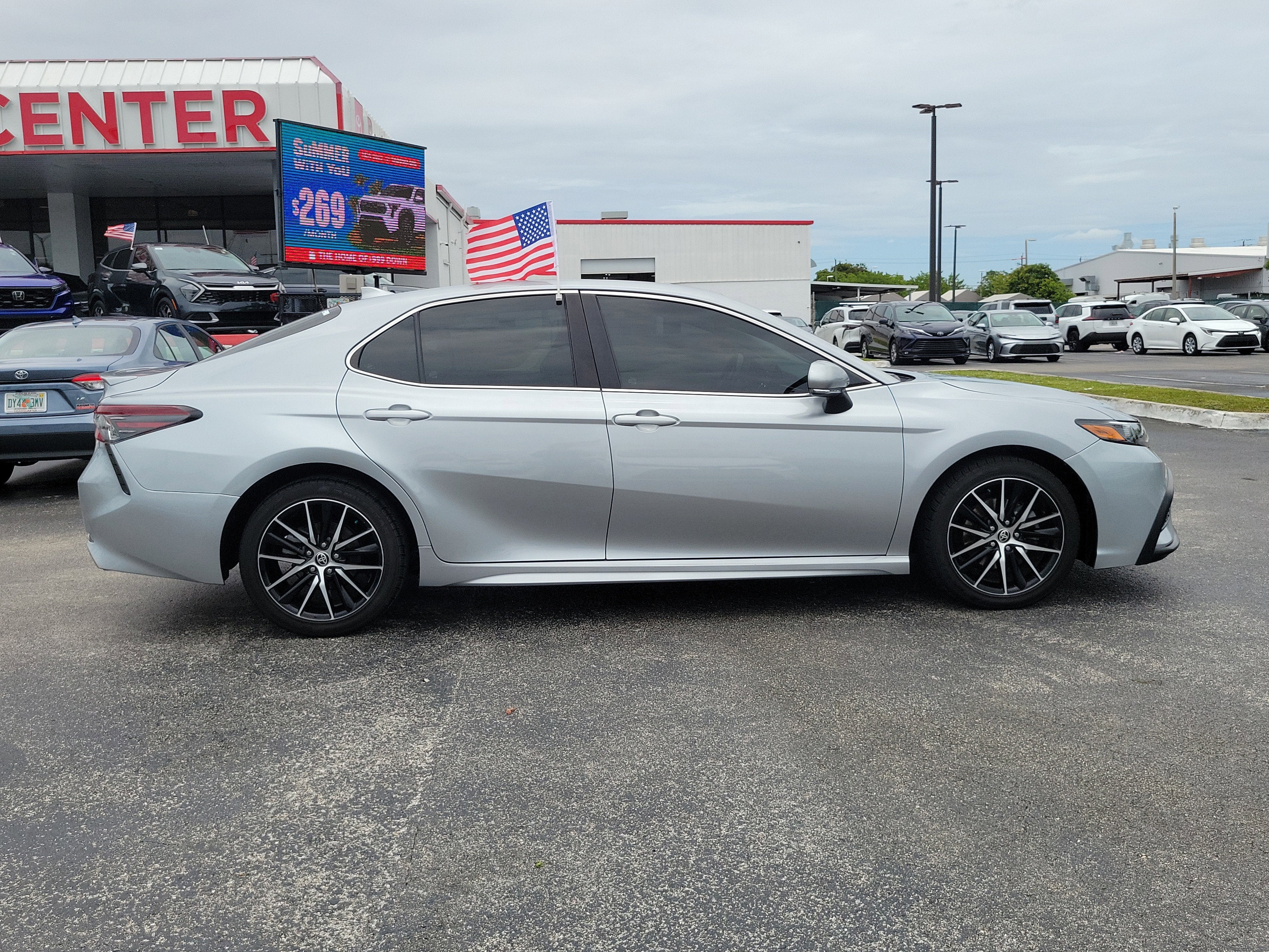 2022 Toyota Camry SE