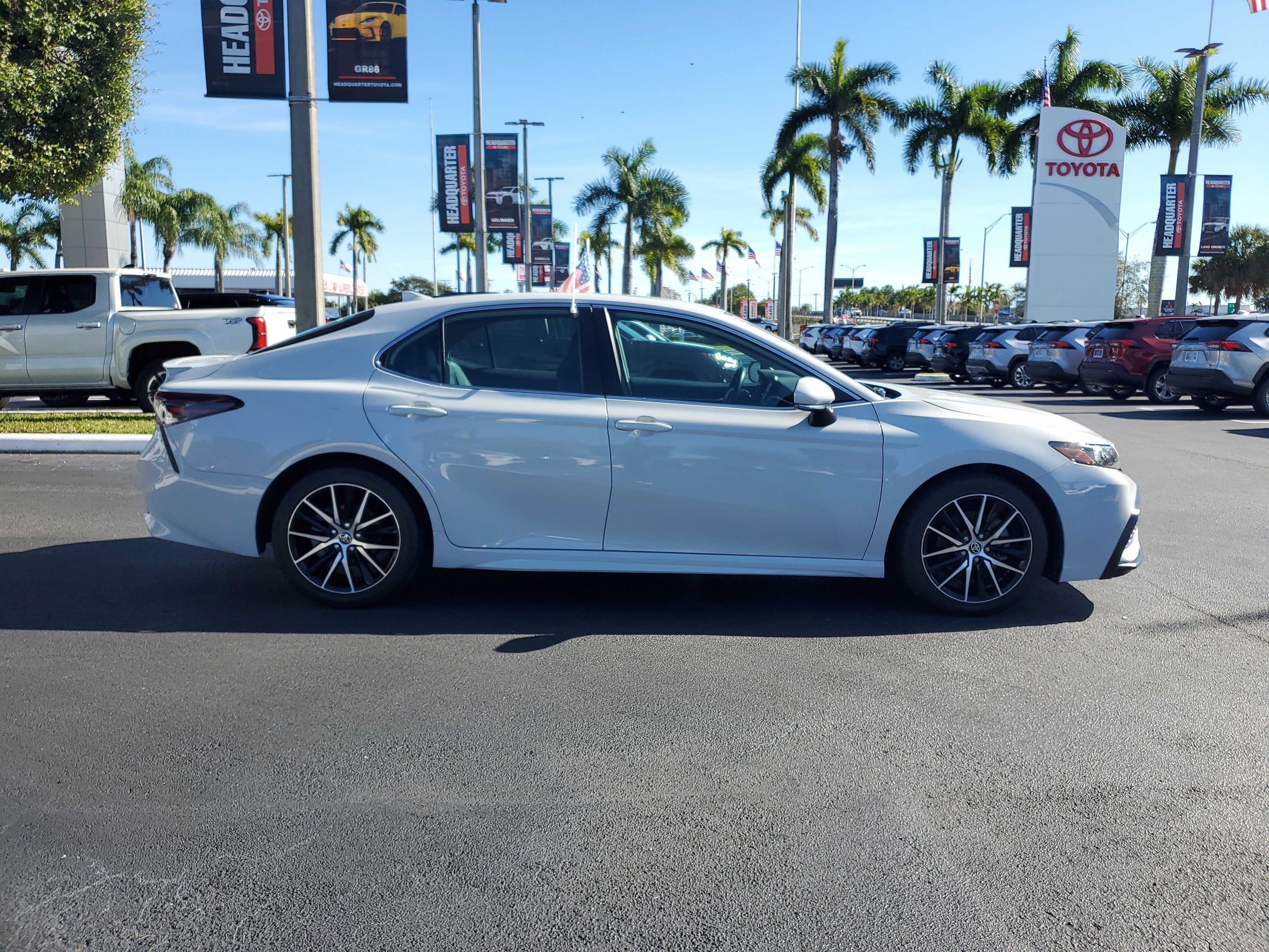 2023 Toyota Camry SE
