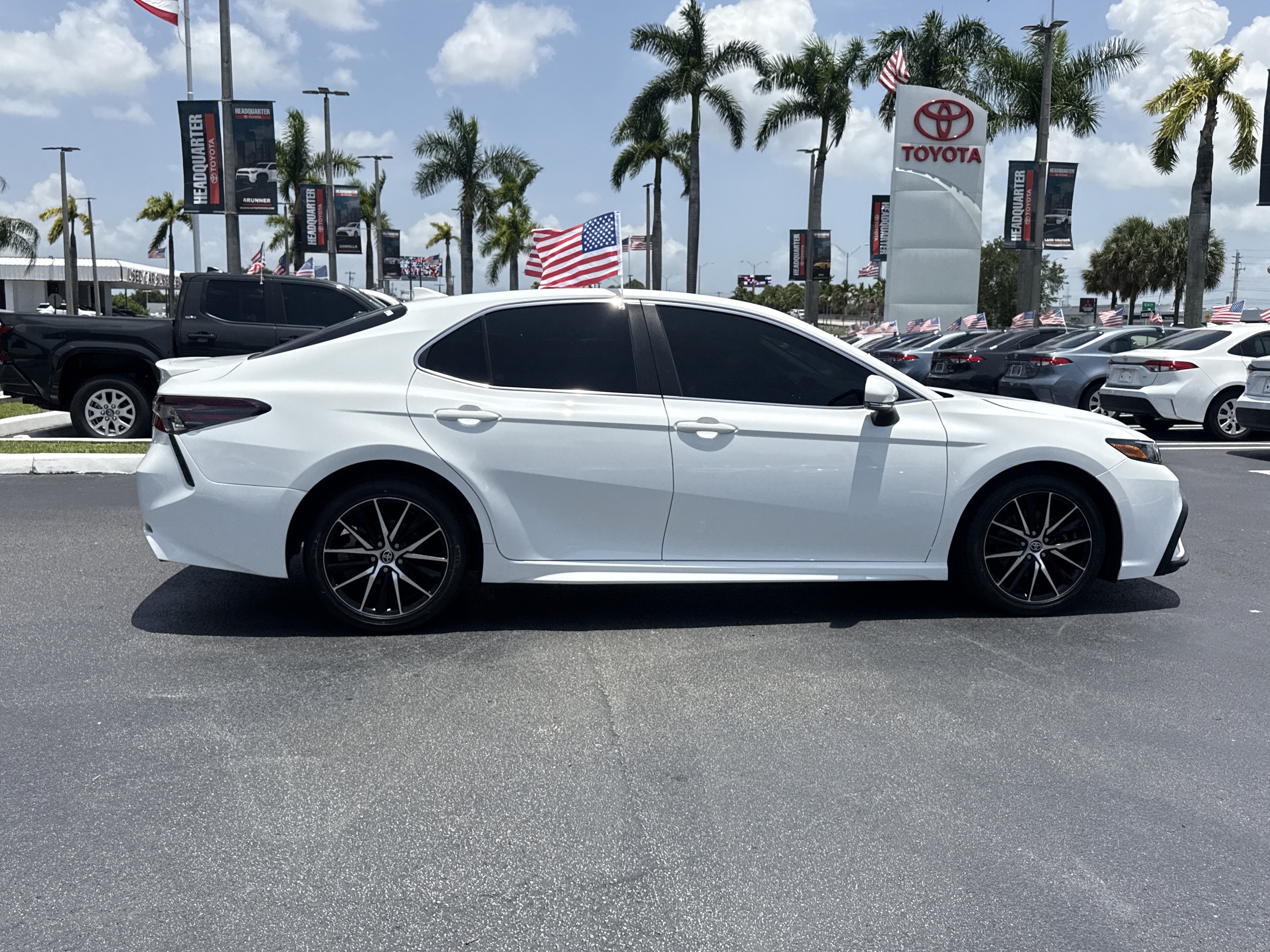 2022 Toyota Camry SE