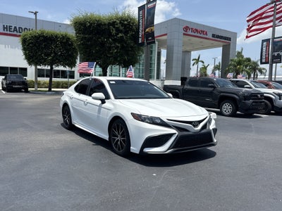 2022 Toyota Camry SE